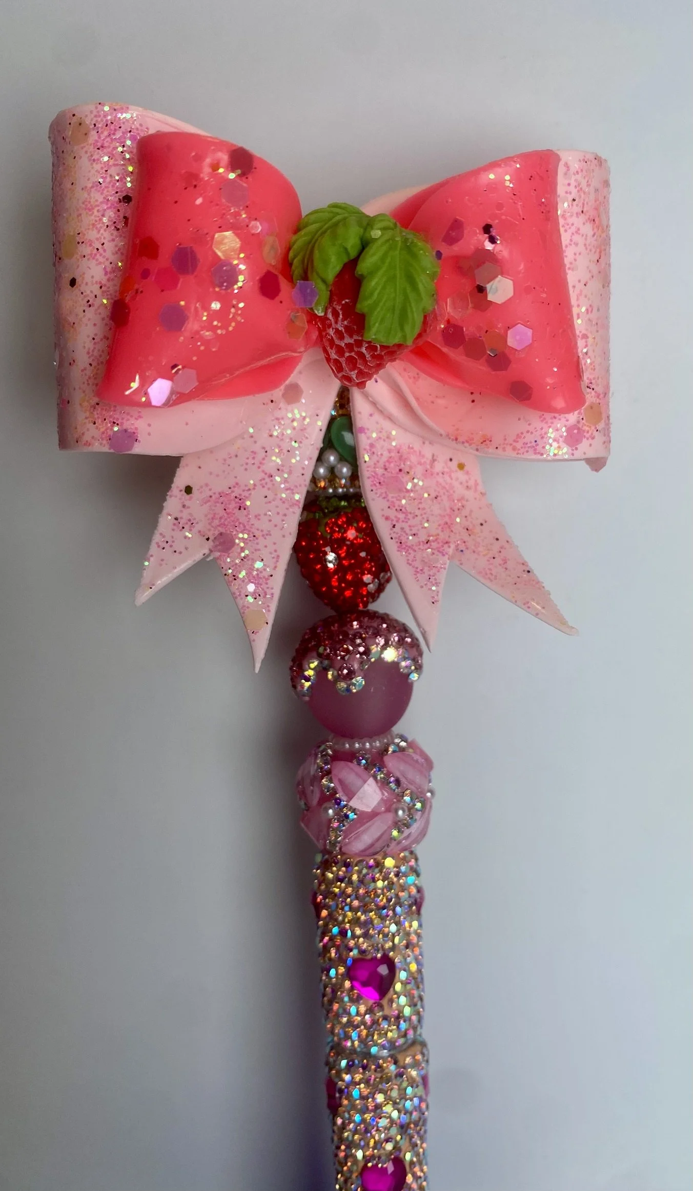 Strawberry Clay Bow Pen