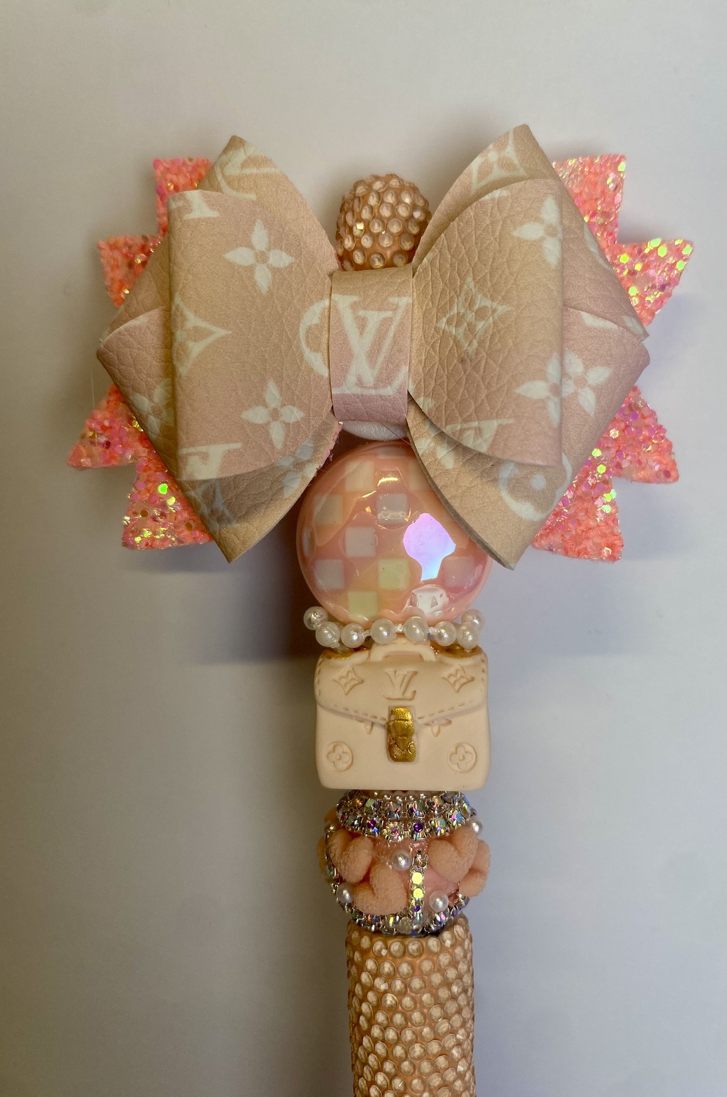 Designer-Inspired Vinyl Bow Pen