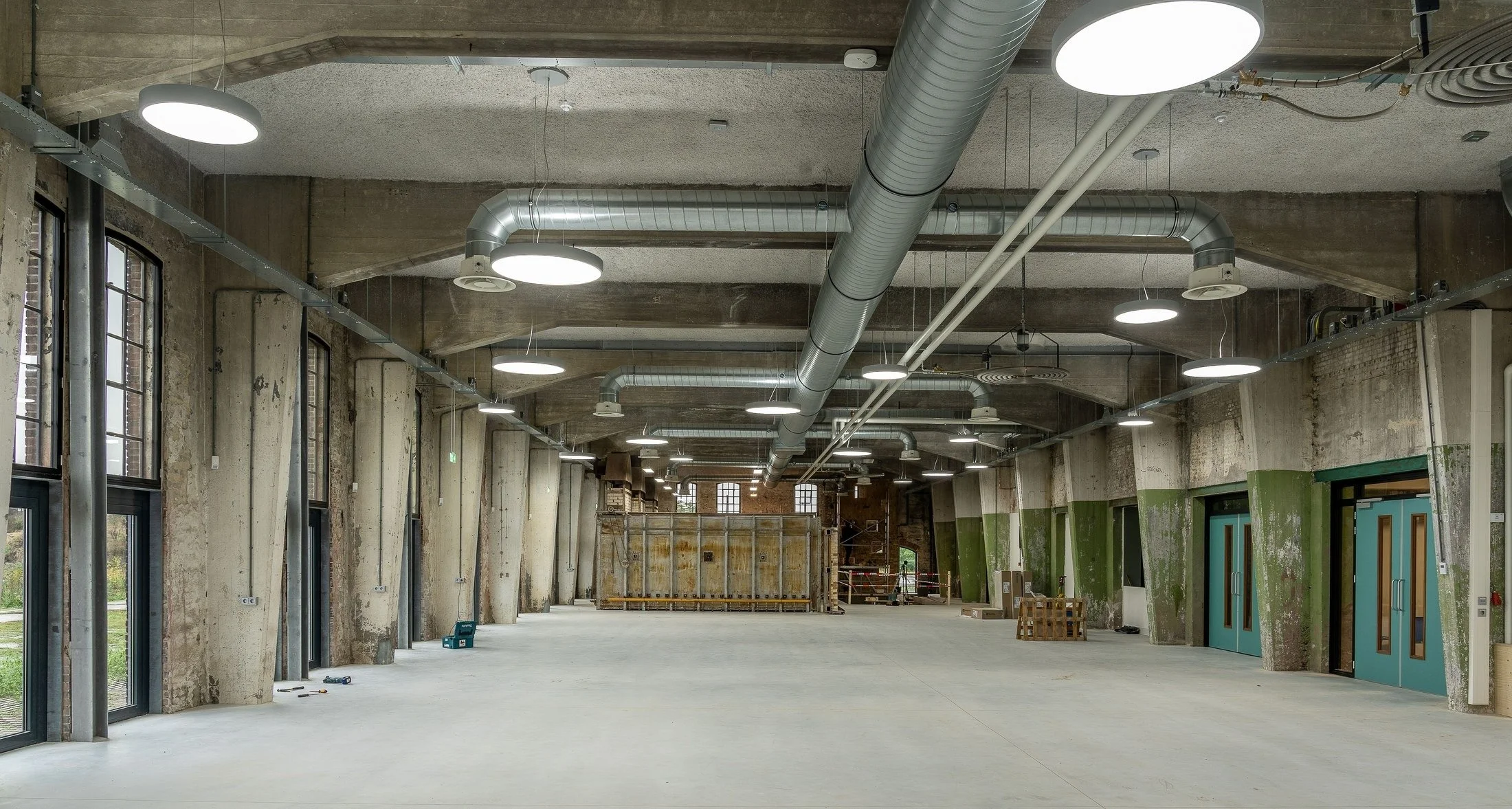 Warehouse floor and infrastructure image