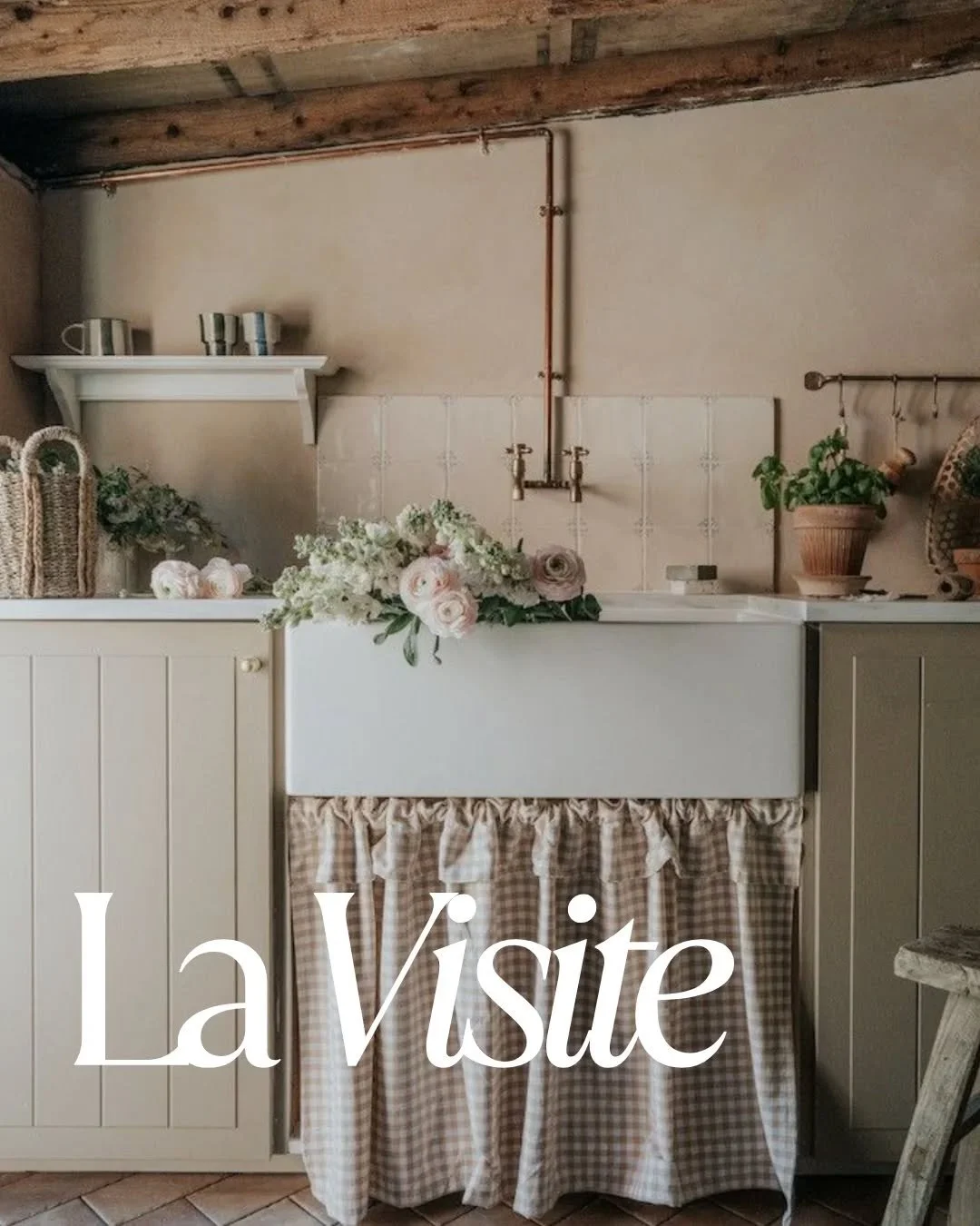 Aujourd'hui je vous propose un nouveau format de publication. Je vous emm&egrave;ne en visite avec moi. 🌿

Vous aimez ? 

#inspiration, #decorationdinterieur, #immobilierauthentique, #immobilierlocal, #immobilierardeche, #maisondecampagne, #ardeche