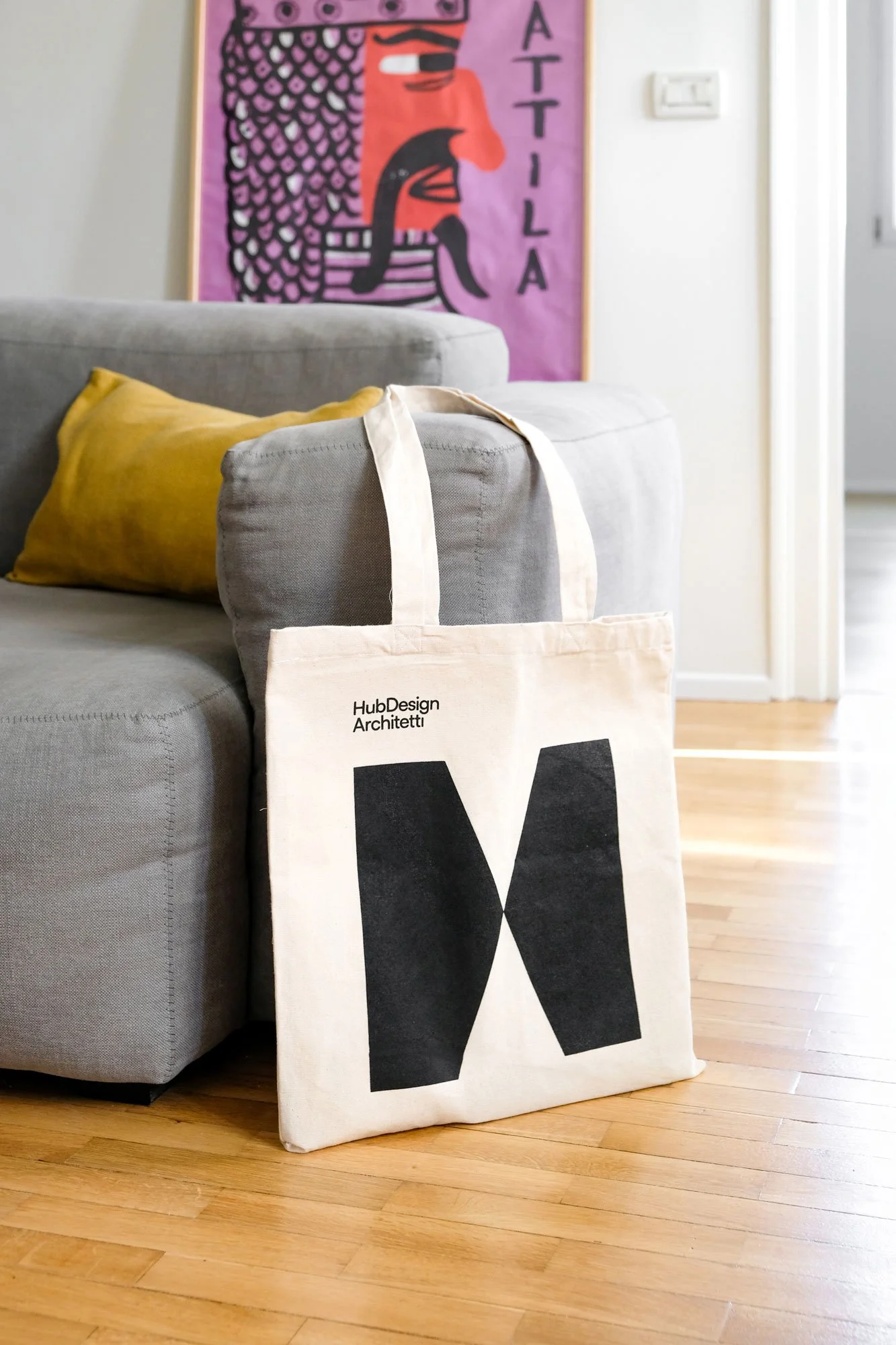 Identità visiva per lo studio di architettura HubDesign.