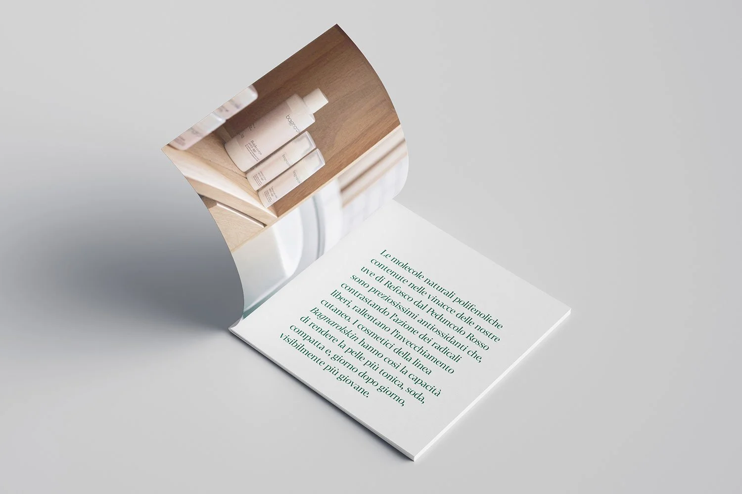 Brochure e scatti fotografici per i prodotti della linea cosmetica Bagnarolskin, realizzata con gli estratti delle vinacce di Refosco dal Peduncolo Rosso dall’azienda vitivinicola friulana Bagnarol