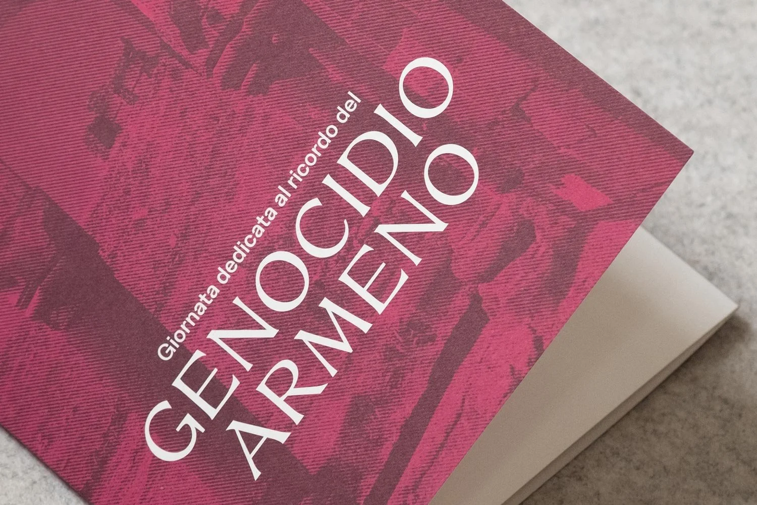  Programma pieghevole Giornata del Ricordo del Genocidio Armeno – progetto grafico 