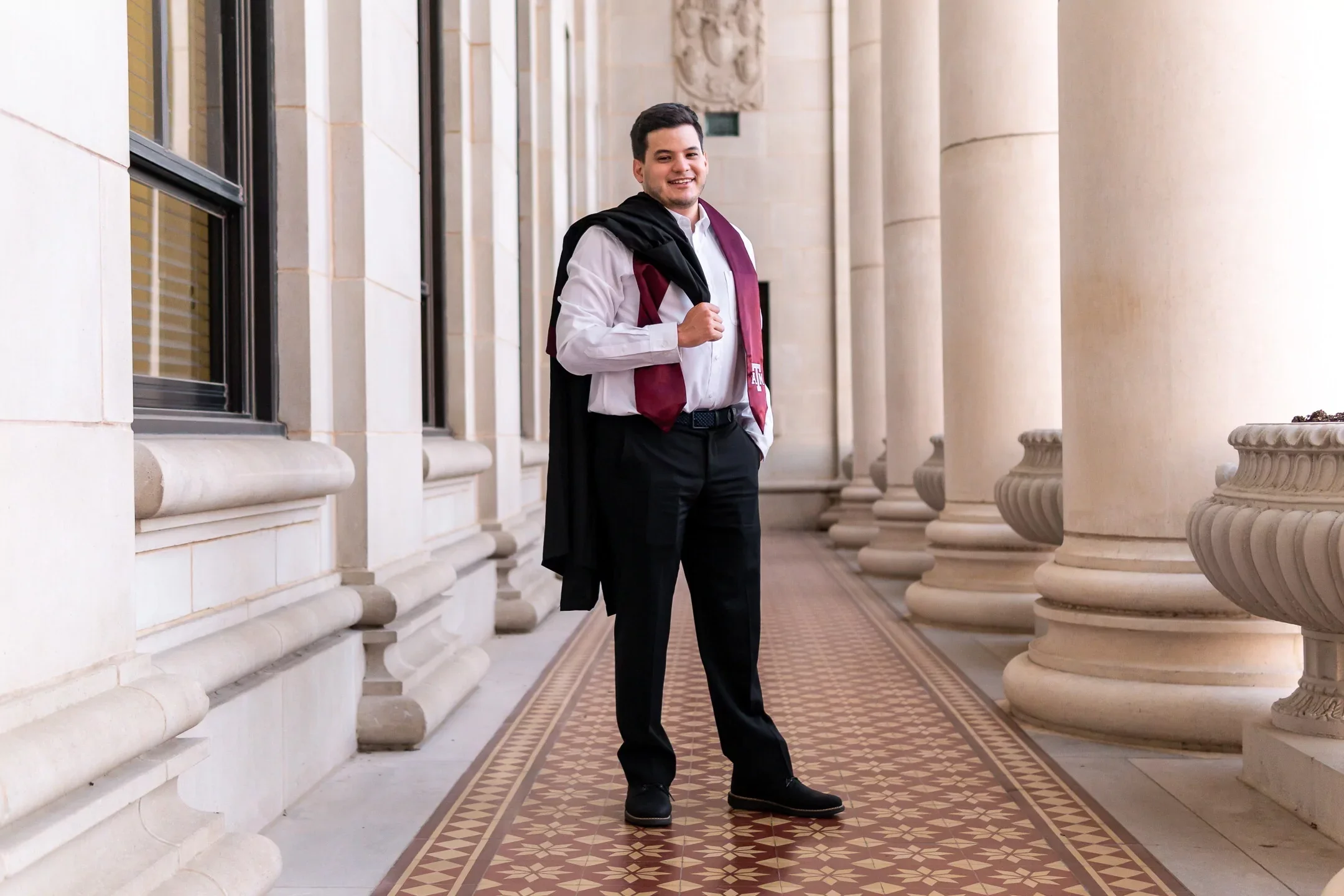 Why Hiring a Houston Graduation Photographer Early Can Save You Stress, Money, and Regret