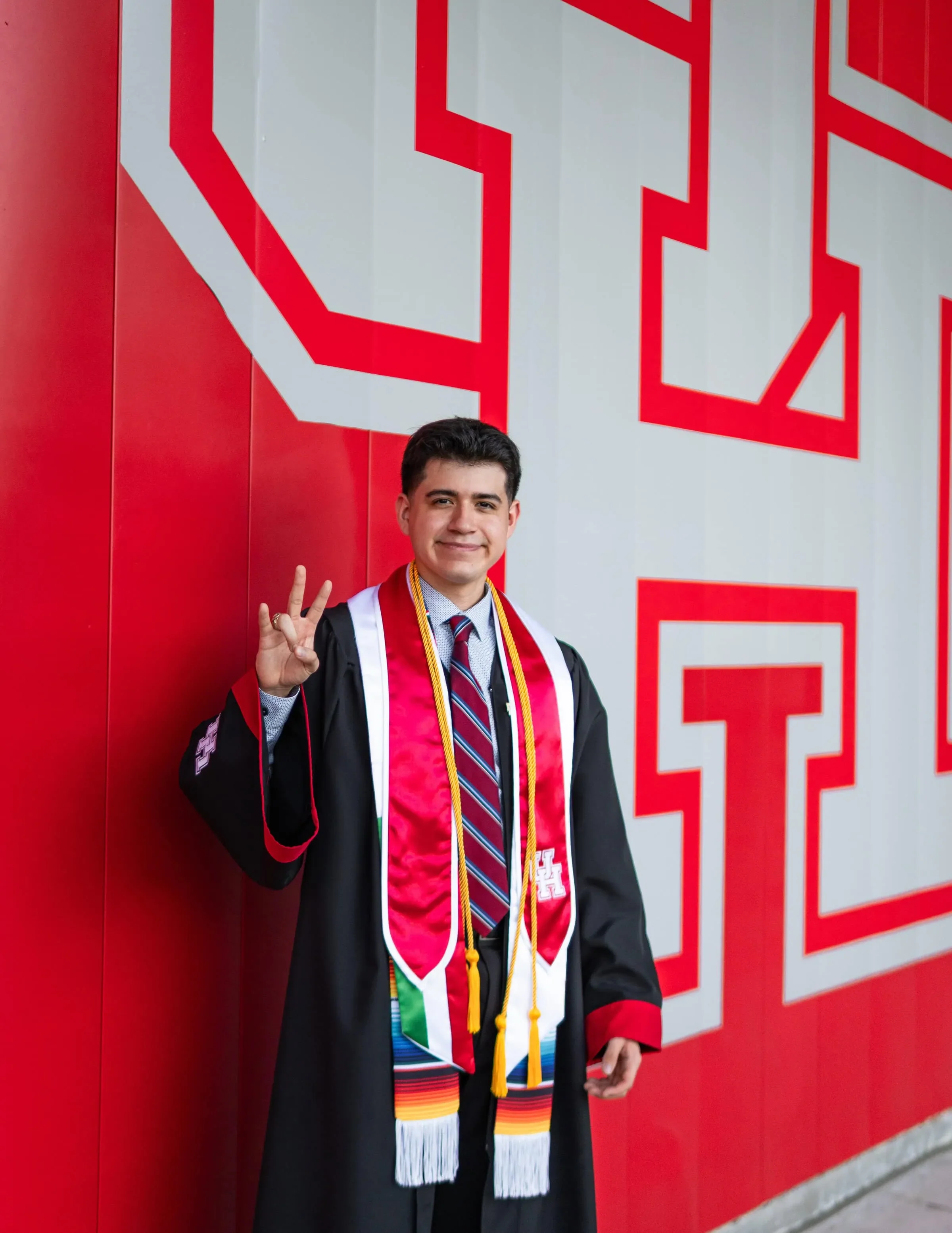 Brian-UH-Grad-Photos-17.webp