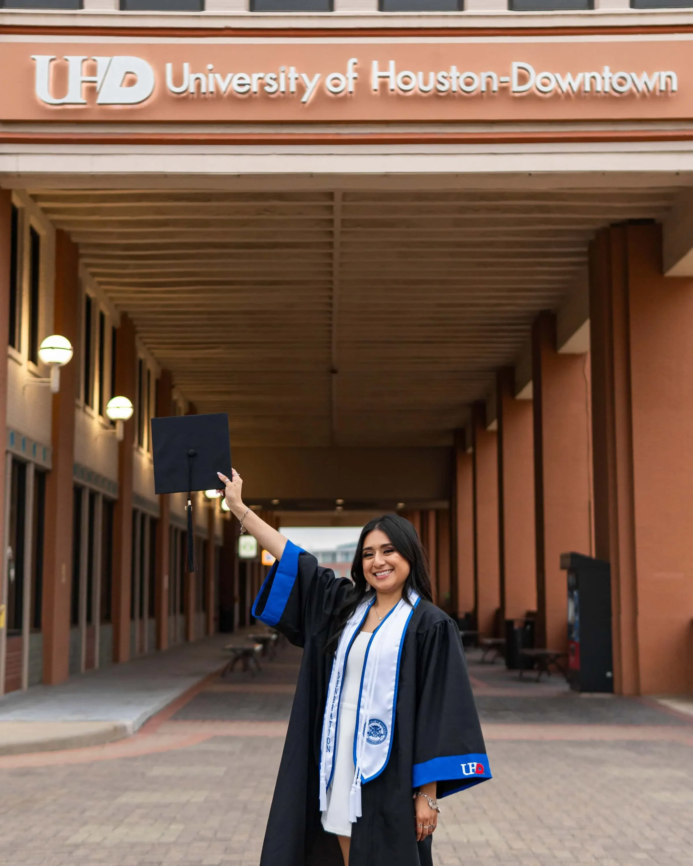 Aylin-Graduation-Photos-23.webp