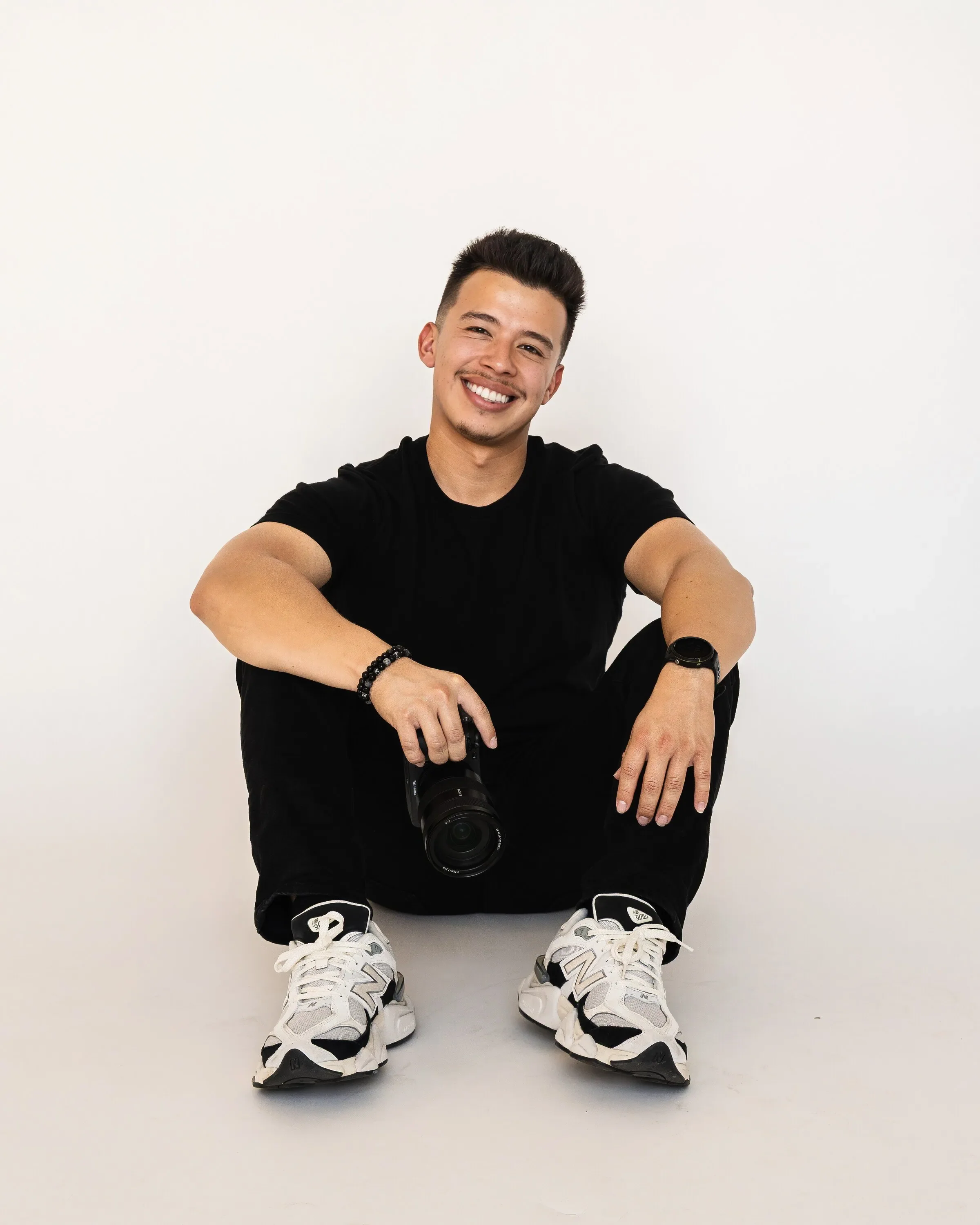 Picture of Noe De La Cruz, a Houston photographer and owner of FOTOS By NOE