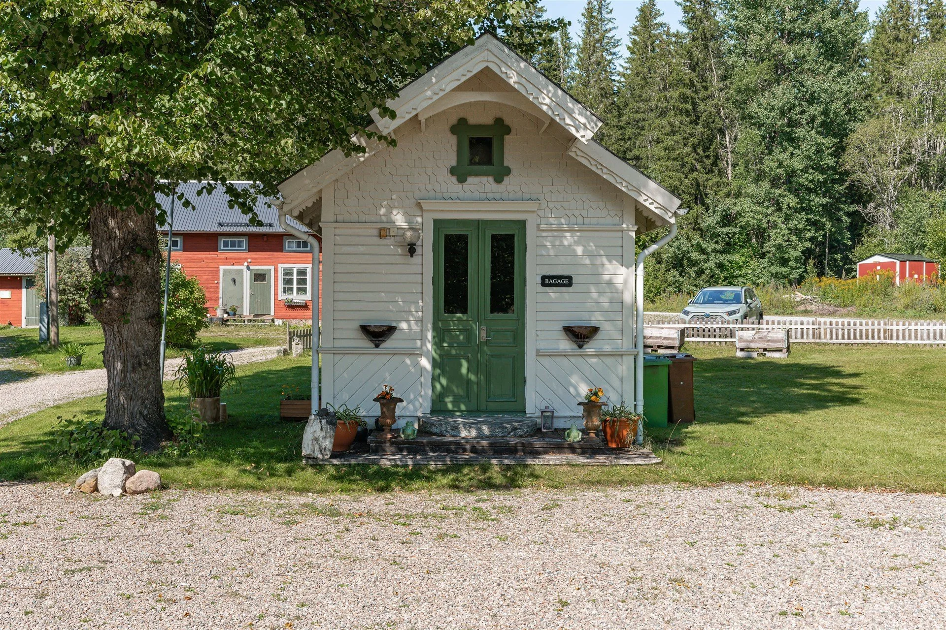 Bredsjö luggage house.jpg