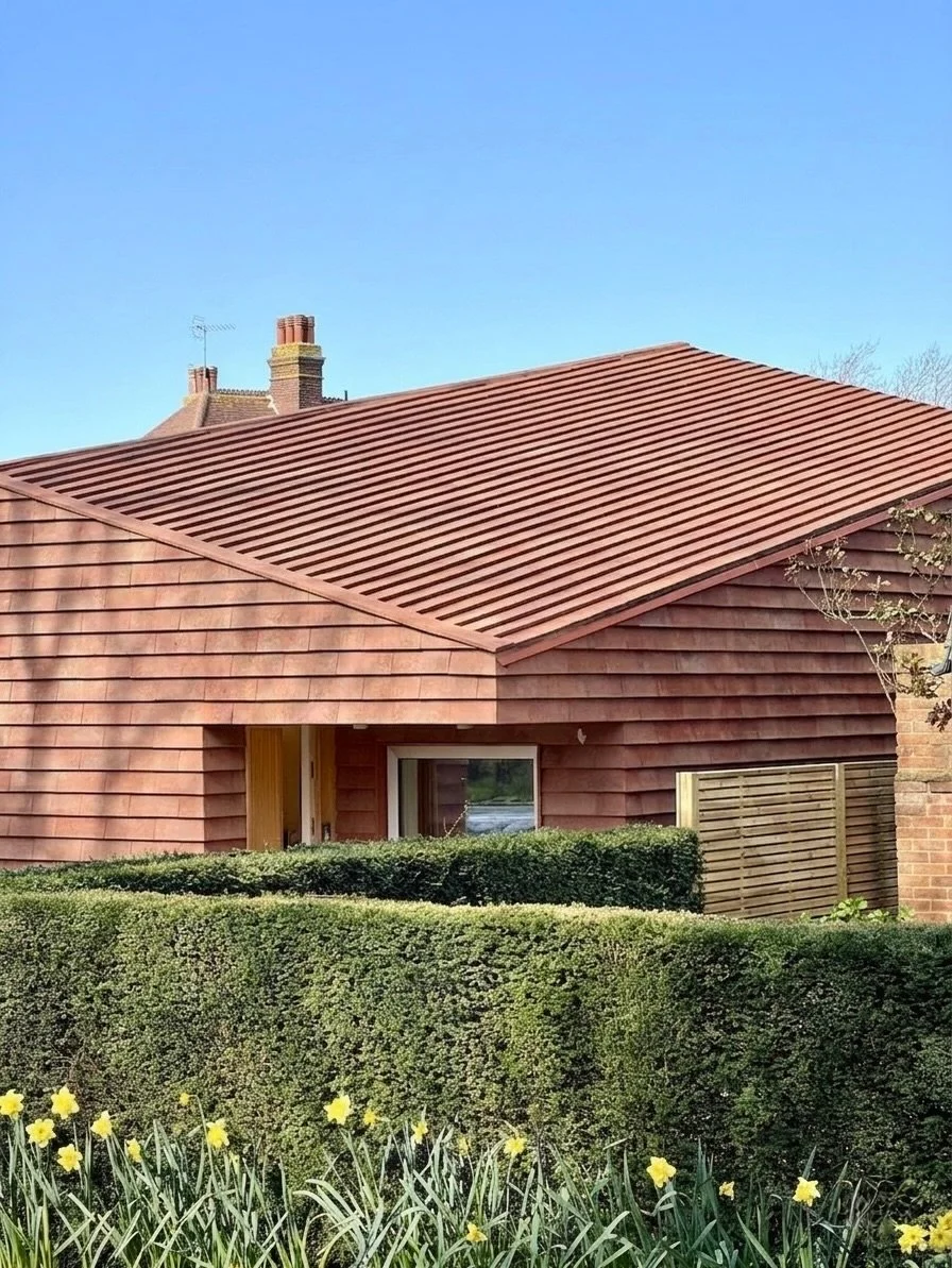 The Bridle Path, Epsom
 Focusing on material and form.
.
.
.
#ResidentialArchitecture #ArchitecturalDetails #ClayCladding #HouseDesign #ampueroyutronic