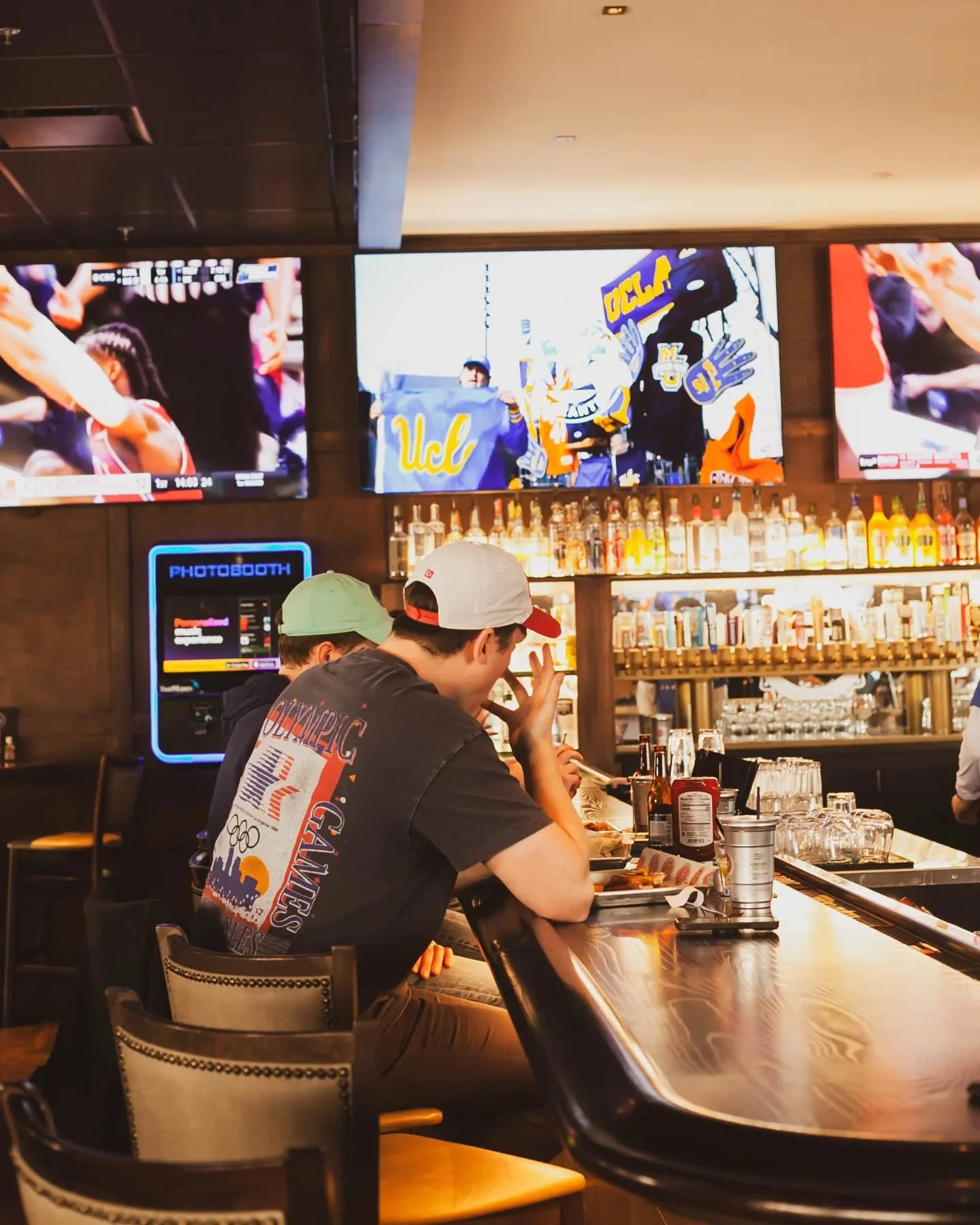 cheers to the freaking weekend xx
&bull;
&bull;
&bull;
#mise #misekc #kansascityrestaurants