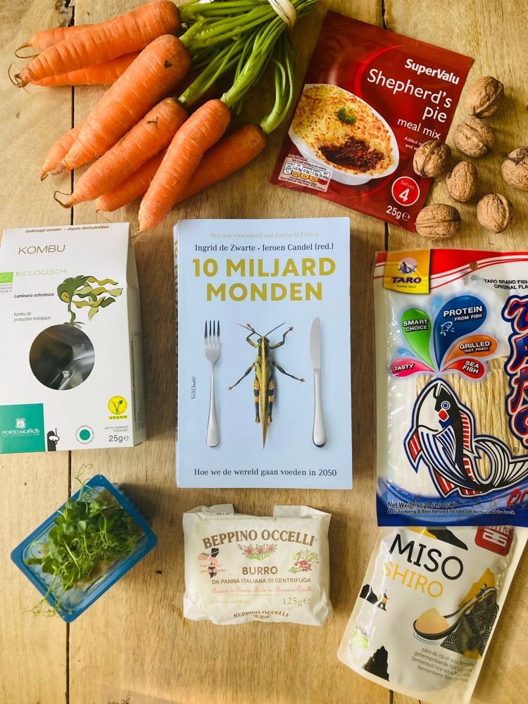 review 10 miljard monde door Nele Buys.jpeg
