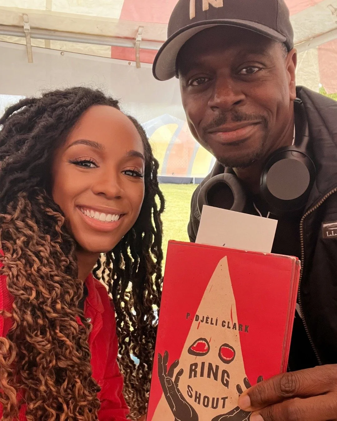 met P. Dj&egrave;l&iacute; Clark at the Southern Festival of Books and obviously walked away with a signed copy of Ring Shout 📖

still riding that Sinners high, ngl, and this felt like the perfect next read. Black horror that doesn't flinch. if you 
