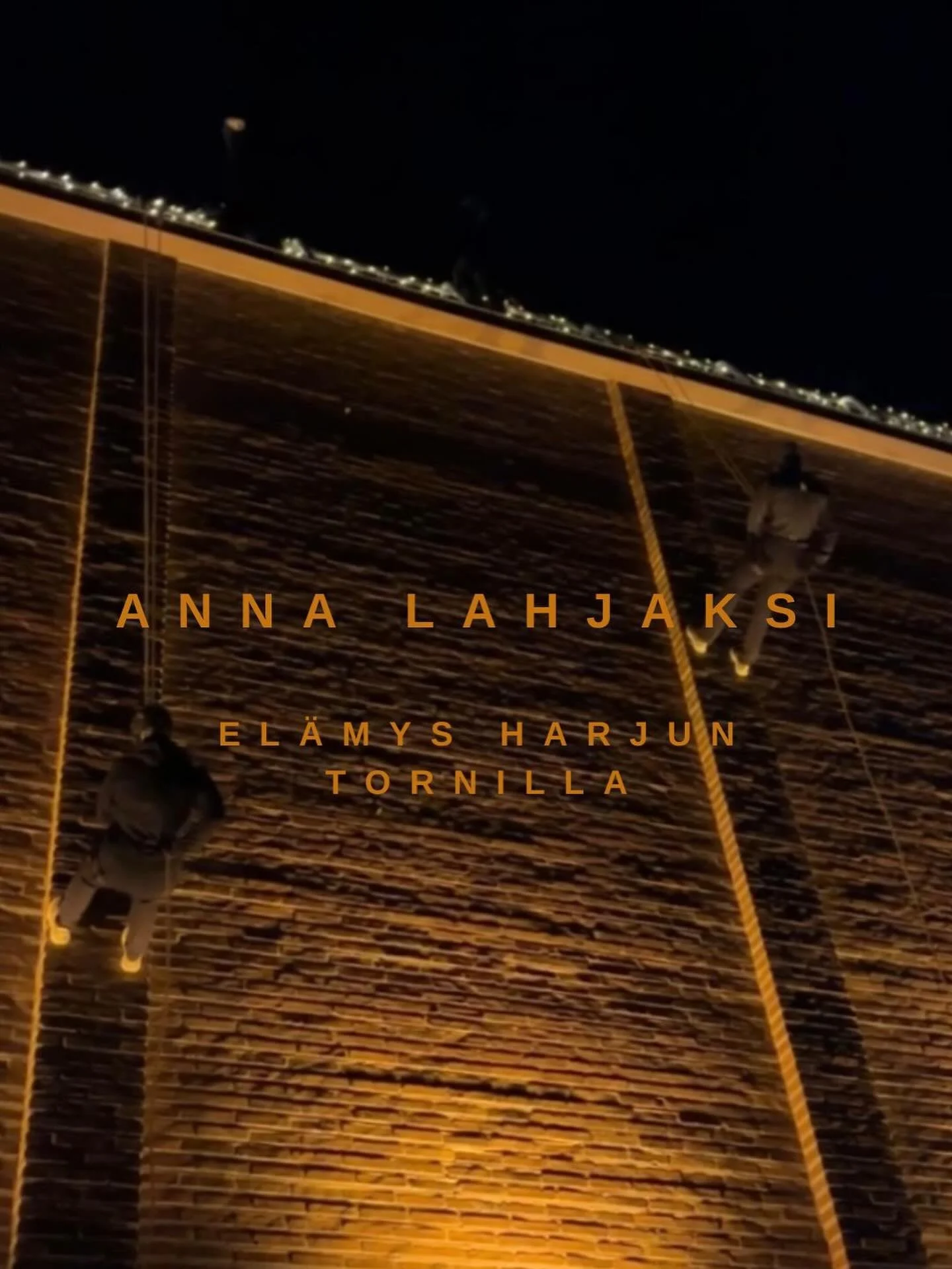 Joululahjaksi kokemus, joka vie ajatukset arjen yl&auml;puolelle! 

Lahjakortti k&ouml;ysilaskeutumaan - j&auml;nnitt&auml;v&auml; mutta turvallinen tapa kokeilla uutta ja kokea el&auml;mys ammattilaisten ohjauksessa. Aktiviteetin voi kokea joko t&au