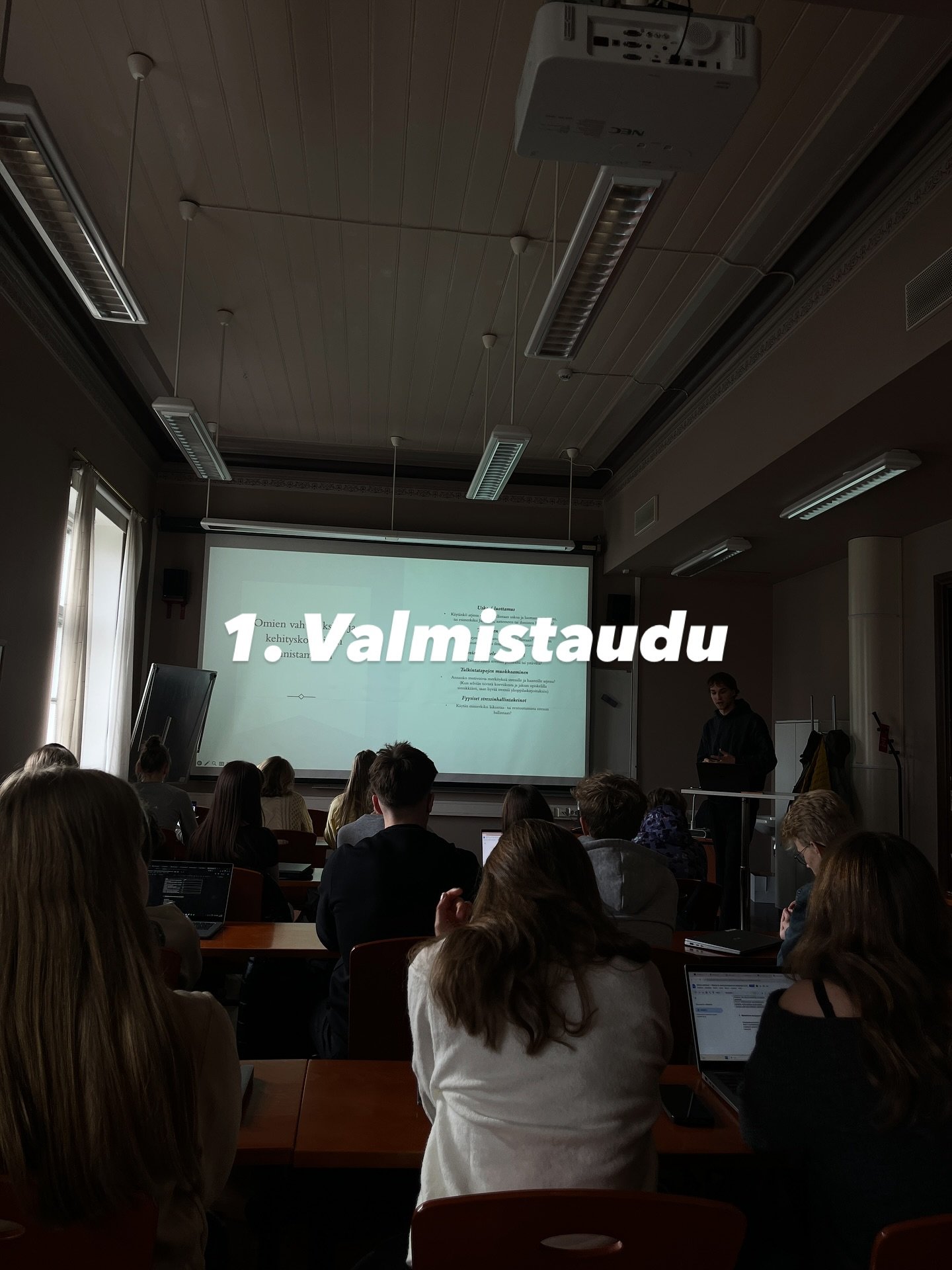 Ty&ouml;- ja arkiel&auml;m&auml; vaatii jatkuvaa kyky&auml; sopeutua ja toipua stressist&auml;. Haluatko vahvistaa tiimisi resilienssi&auml; ja kehitt&auml;&auml; taitoja, joilla suoriudutte paremmin stressin ja paineen alla? 

Meid&auml;n ainutlaatu