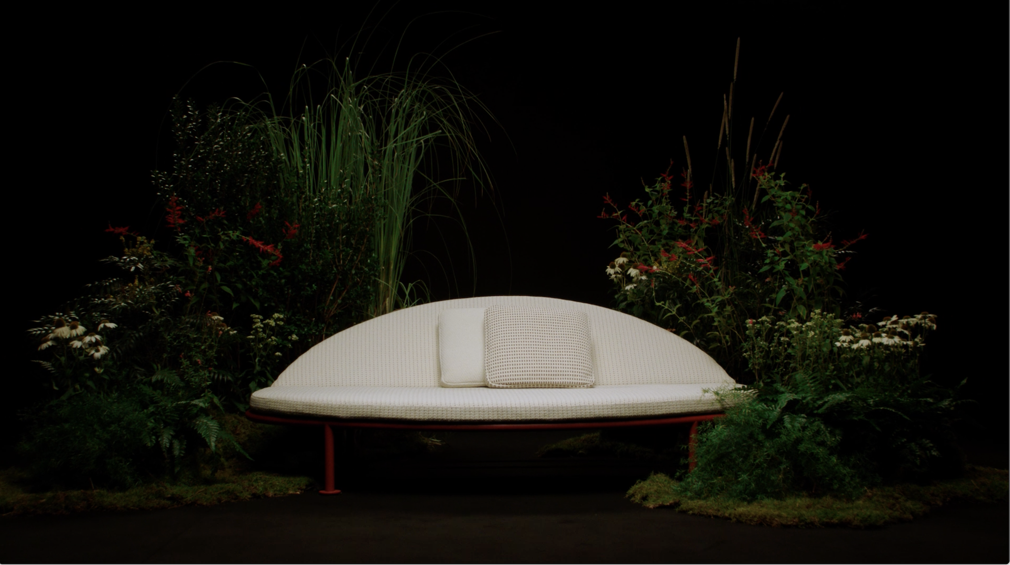 Set design botanico per lo shooting di B&B Italia