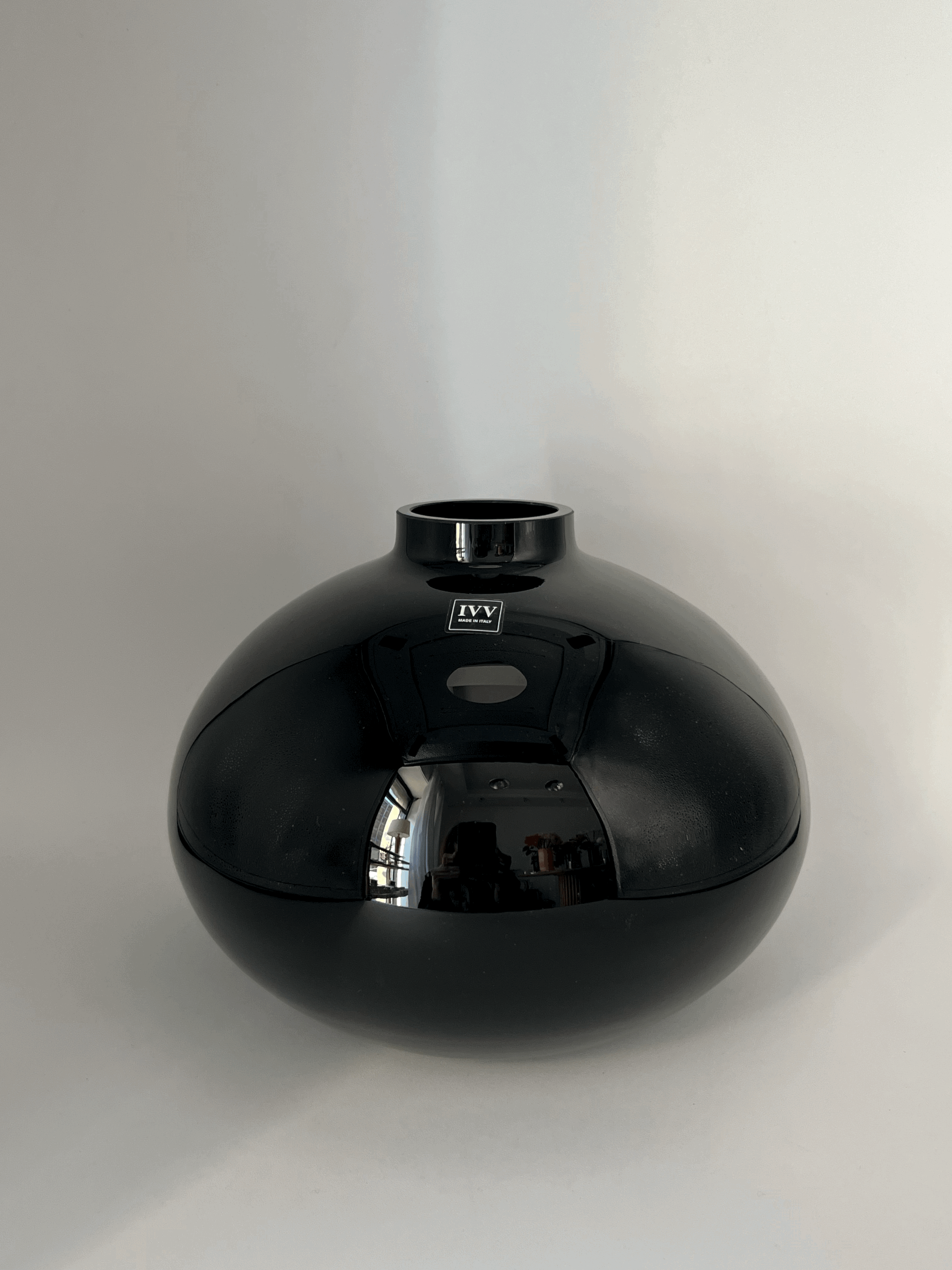 Vaso in vetro nero basso