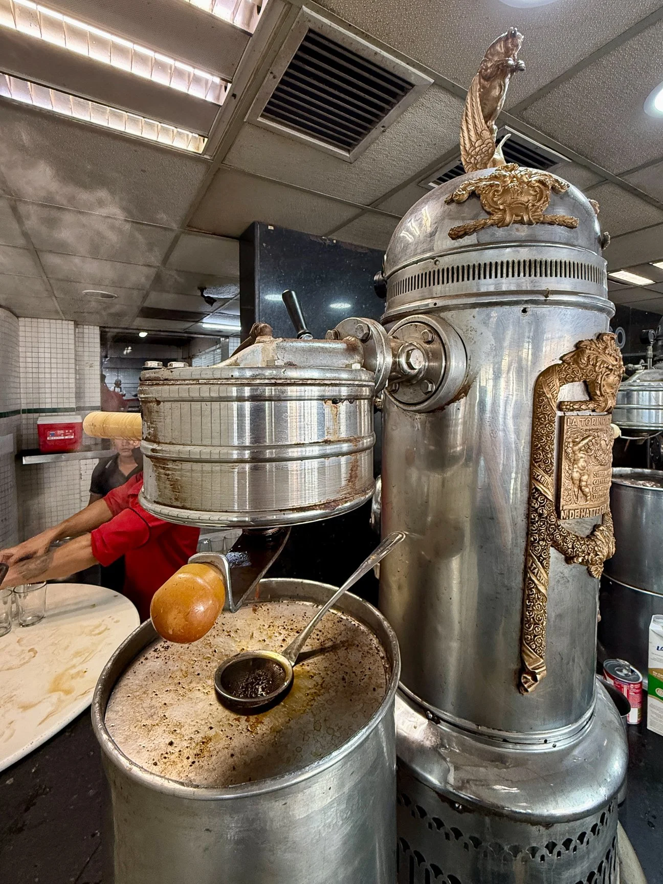 A century old high-volume coffee maker from Torino, Italy.
Café La Parroquia de Veracruz