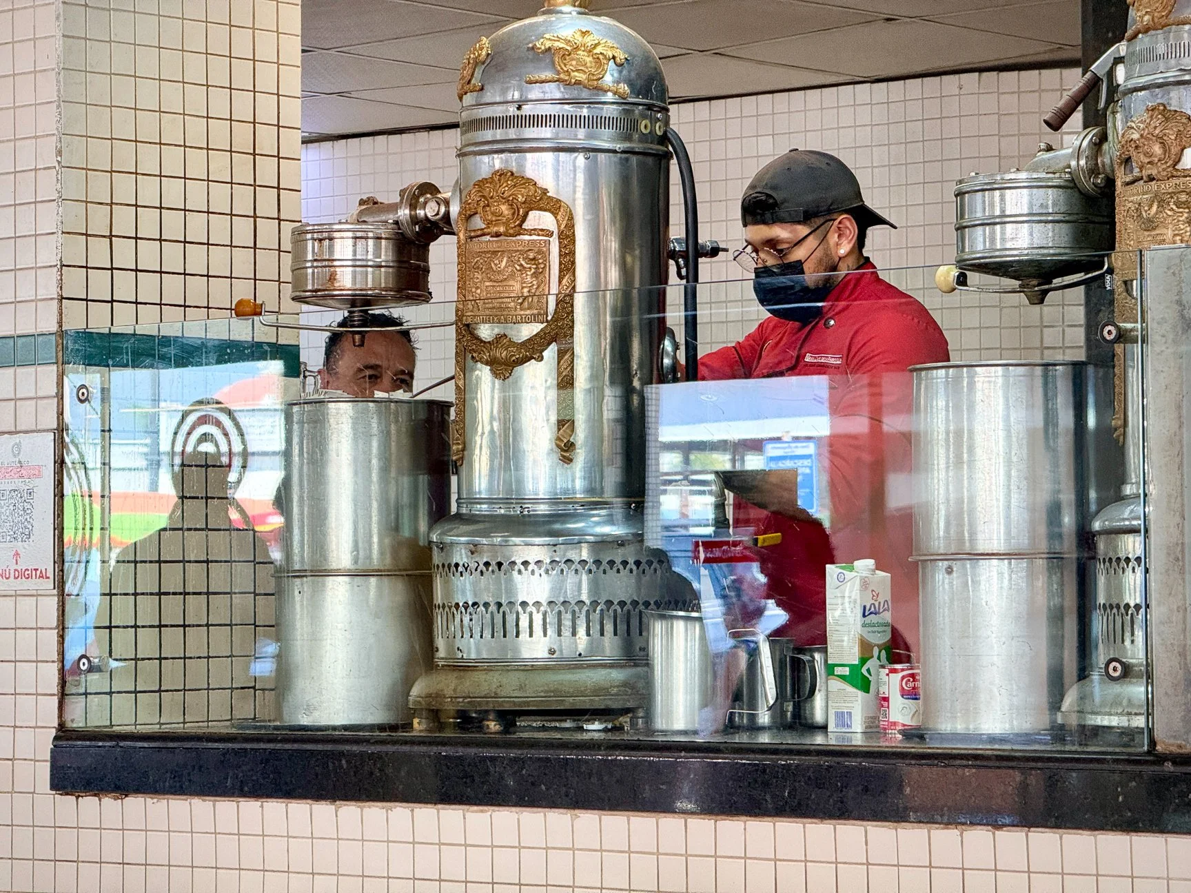 A century old high-volume coffee maker from Torino, Italy.
Café La Parroquia de Veracruz