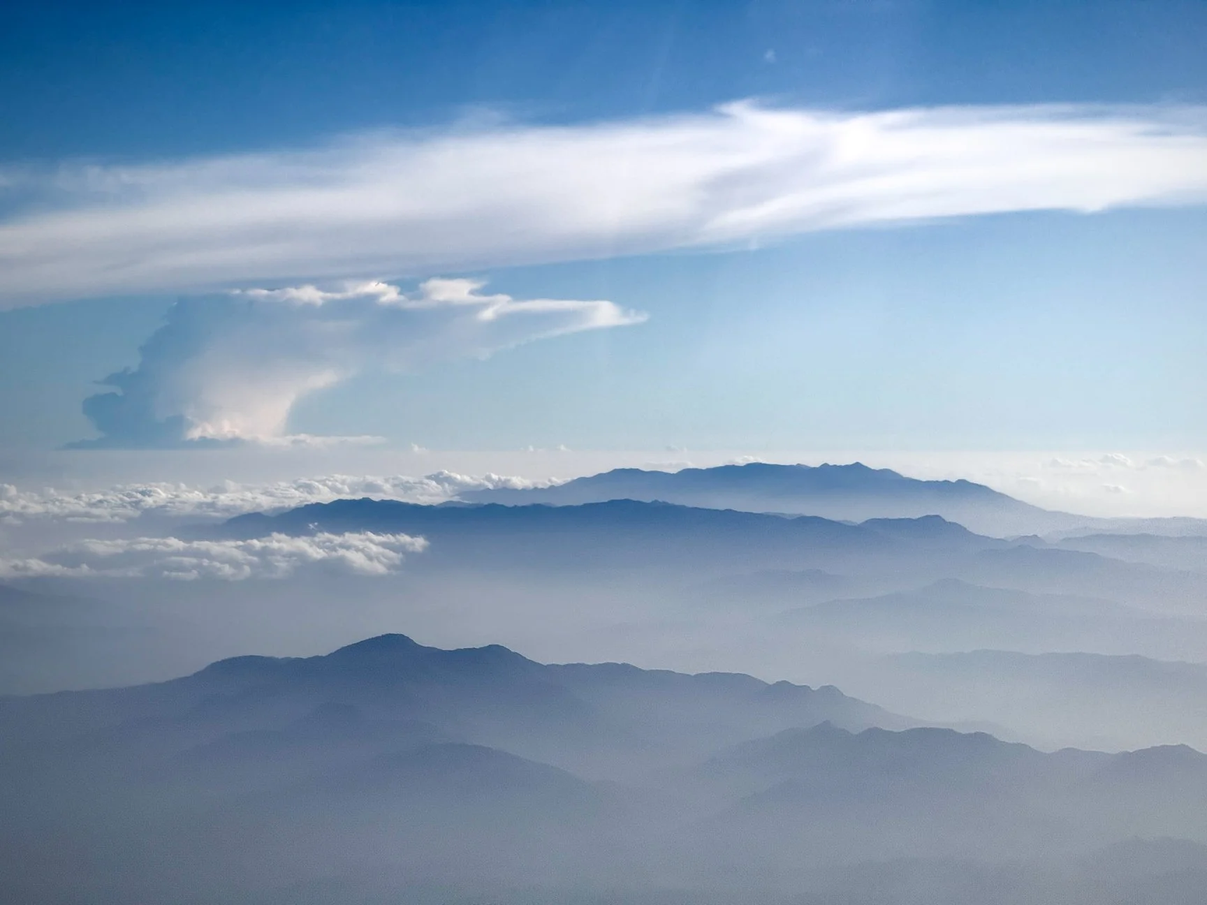 Salvadoran morning, high above.