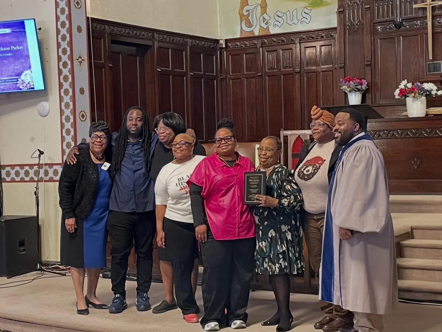 Honored to receive the Women Who Serve Award last month at Whitestone Baptist Church 💜 Thank you family and thank you God!

@whitestonebaptistchurchmd 
#womenwhoserve #womenshistorymonth #baltimorewomen #churchcommunity #communityleadership