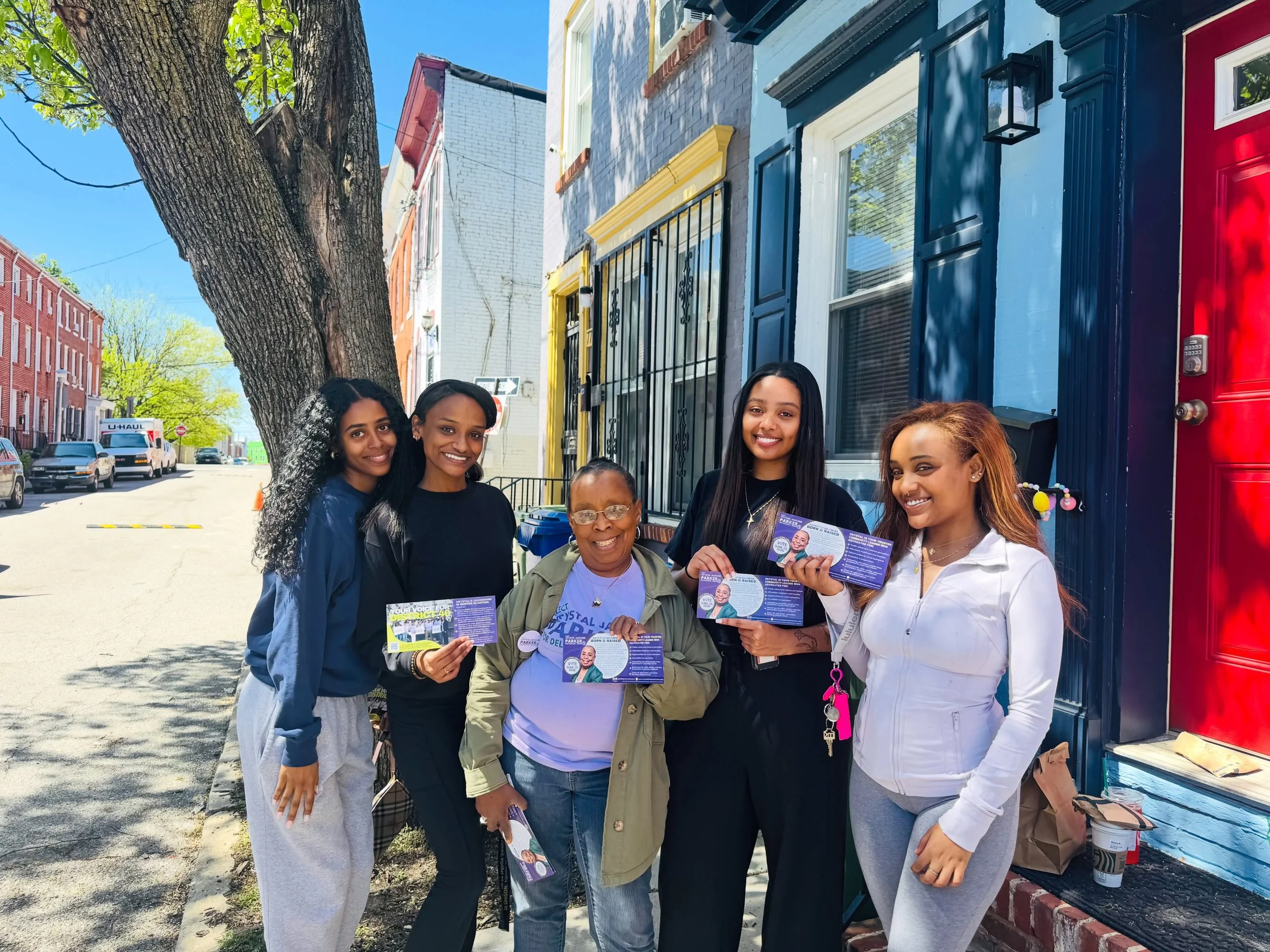 I love getting to talk to our beautiful neighbors on a beautiful day! ☀️ This is the future of the district!💜