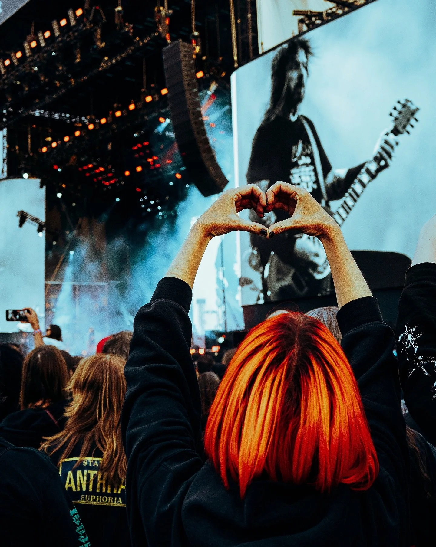 this one&rsquo;s for the people.
the ones in the pit, the ones on stage.
the day-one fans, the crowd-surfers. 
the die-hards up front, the kids on shoulders,
the friends who lost each other in the crowd and didn&rsquo;t care.
the couples, the loners,