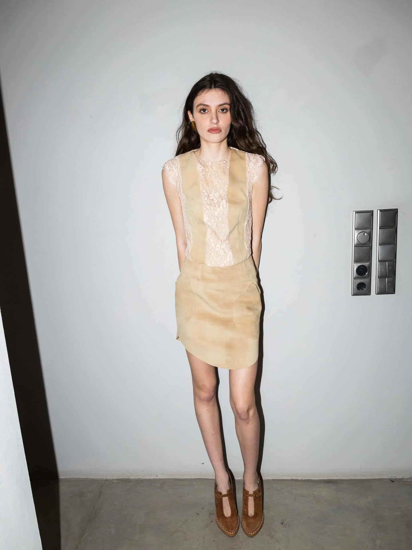 TERRA MODUS PART II

Backstage.In between moments. 

Photography : @bubblyblably 
Hair &amp; Makeup : @alv_mua 
Styling: @charispericleousart 
Model: @phaedra.mb @dmodelagency 

#runwaybackstage