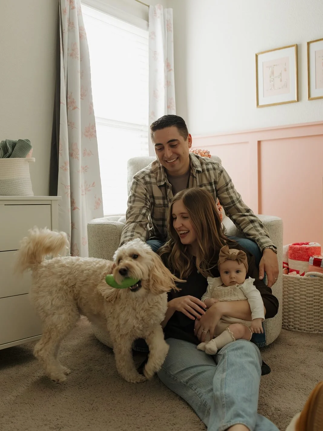 Sweet moments from Ella&rsquo;s newborn session 💖💖