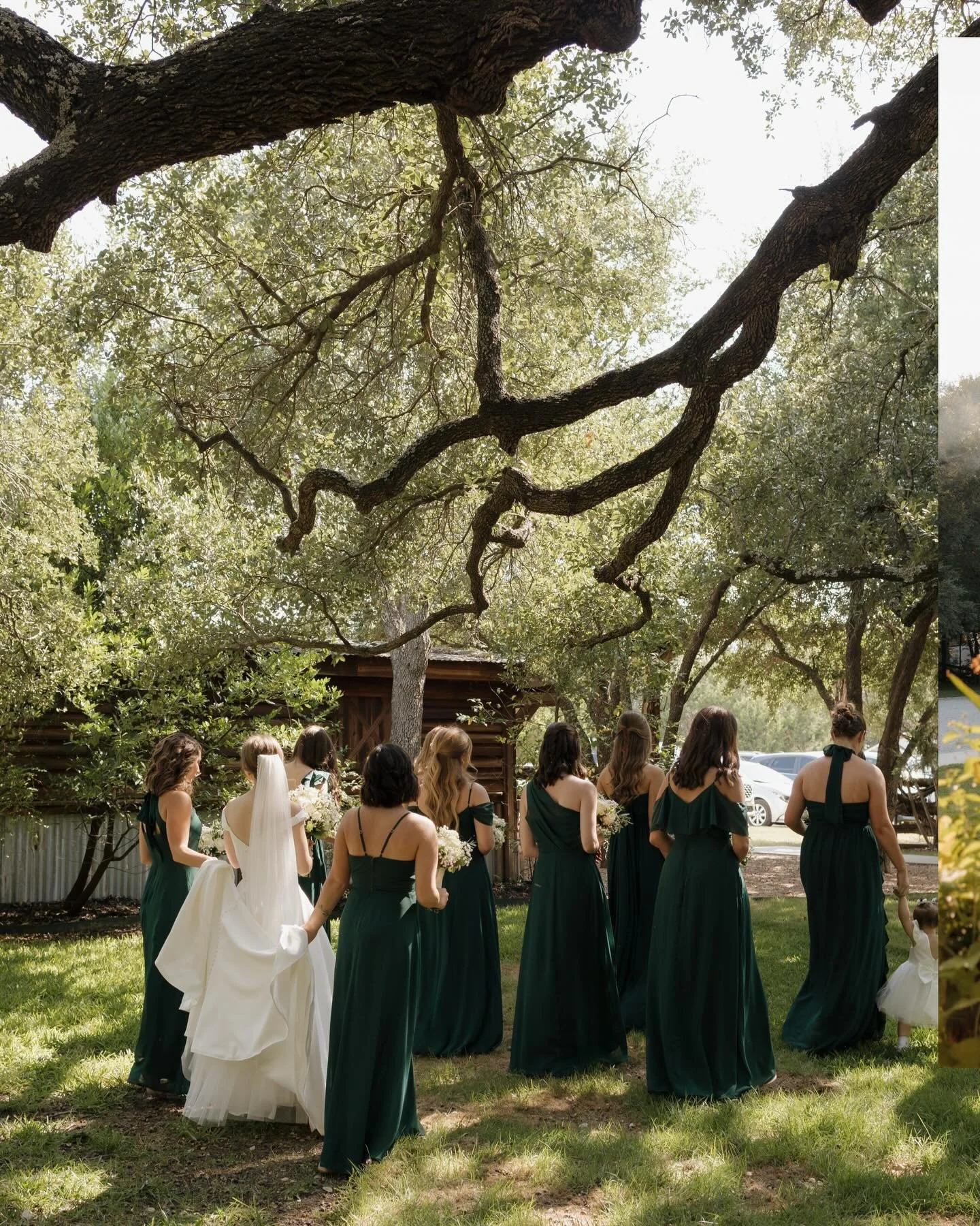 The winter storm in Texas has given me lots of time to go through my backlog of photos. These are some gems from Anna + Bryce&rsquo;s day ✨

Second shot for @abbyophoto_