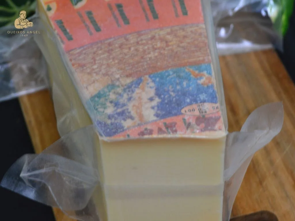 Queso Comté francés