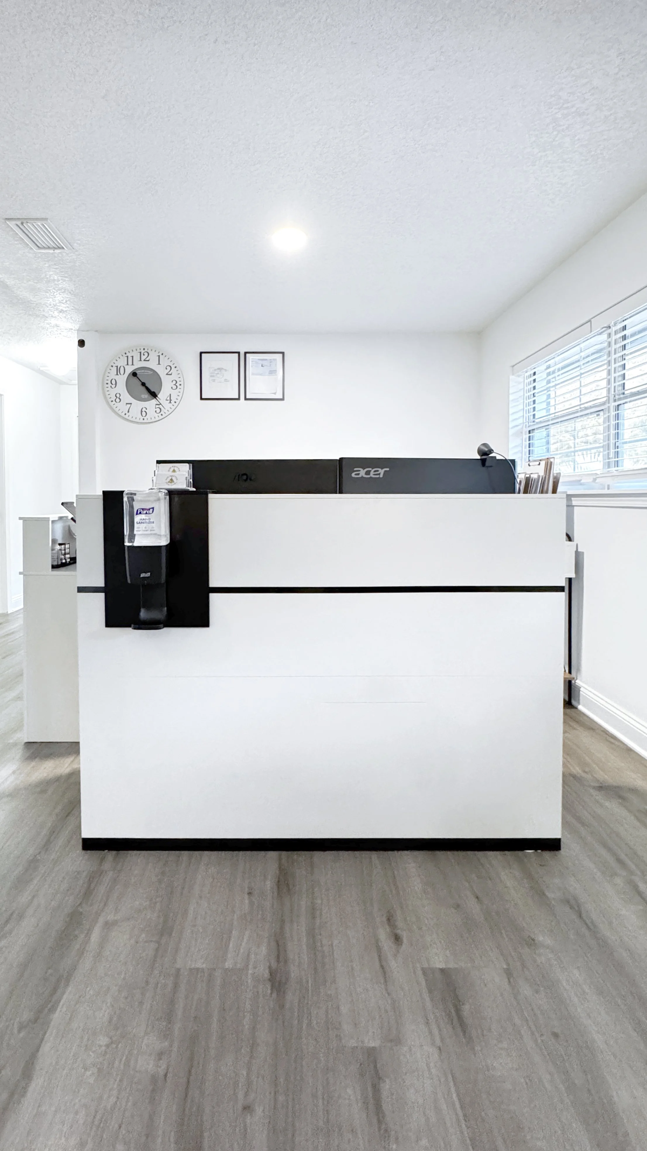 Photo of the reception desk