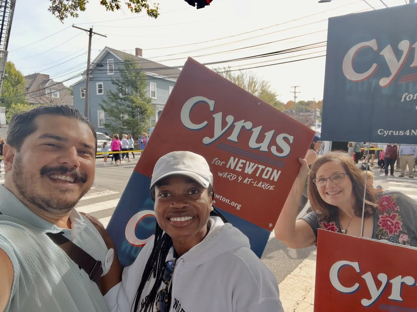 🍁WEEKEND RECAP BEFORE WE KICK OFF ANOTHER ONE🍁

Last Sunday was such a busy day we barely got photos! We were running between events, running between doors, running to runs, and running for all of your votes! Did you see Team Cyrus at Paddy&rsquo;s