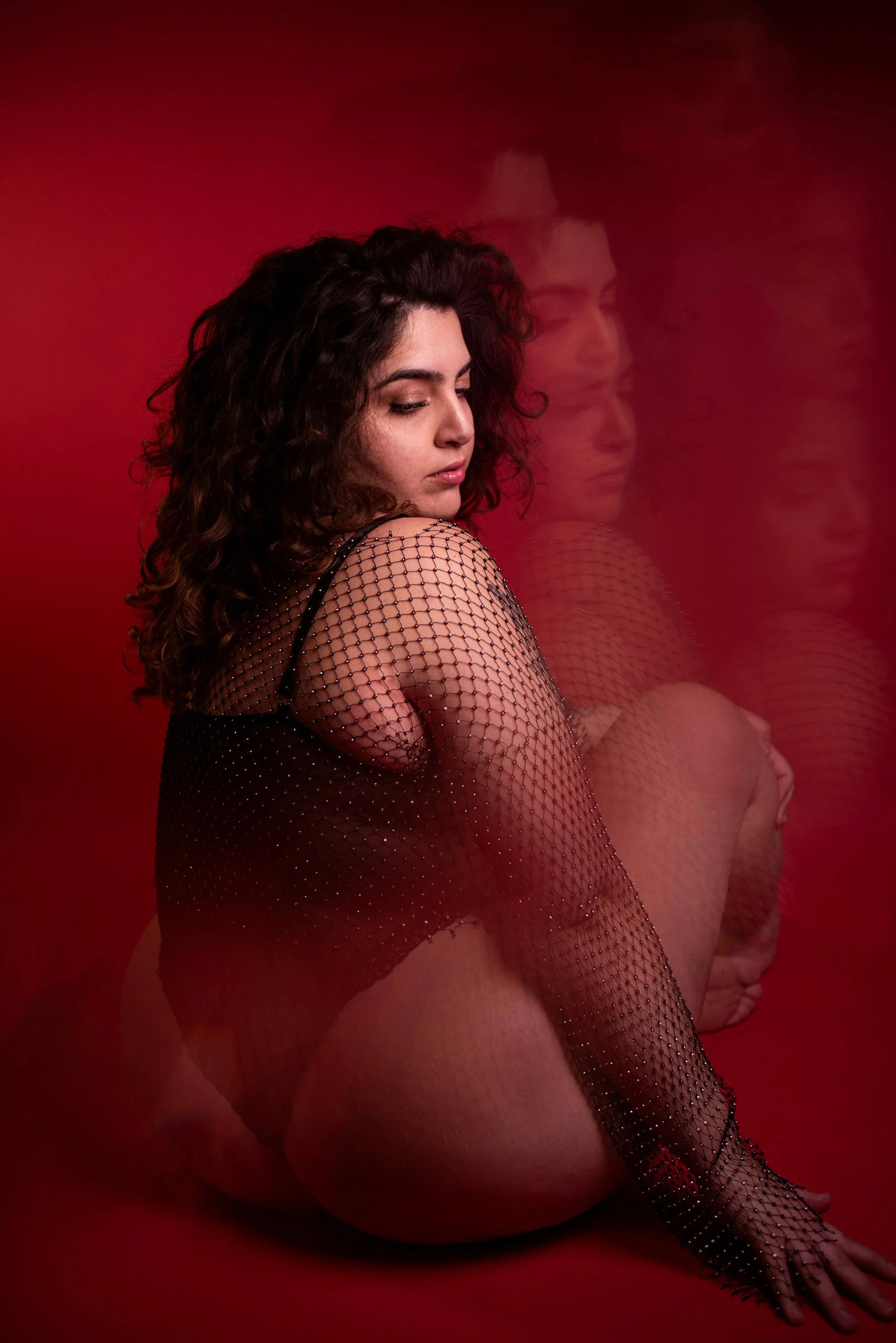 Intimate boudoir portfolio celebrating natural sensuality and elegance. Each session creates empowering, timeless images that reflect confidence, softness, and individuality.