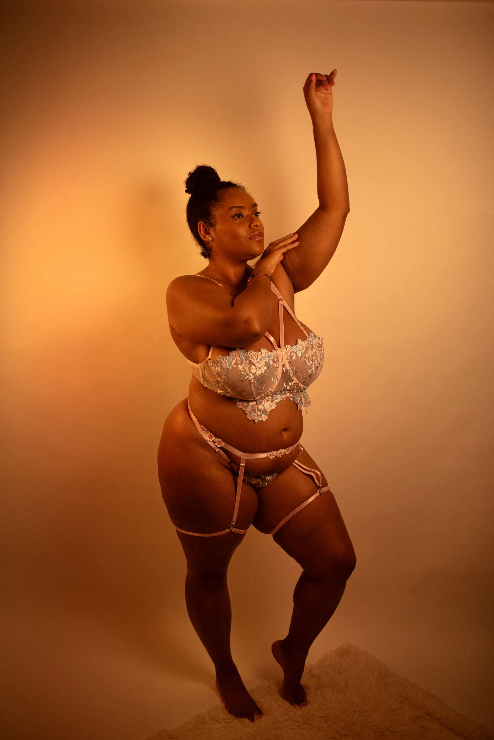 Discover boudoir photography that goes beyond the surface. My portfolio is a tribute to elegance, intimacy, and empowerment — designed to make every woman feel extraordinary.