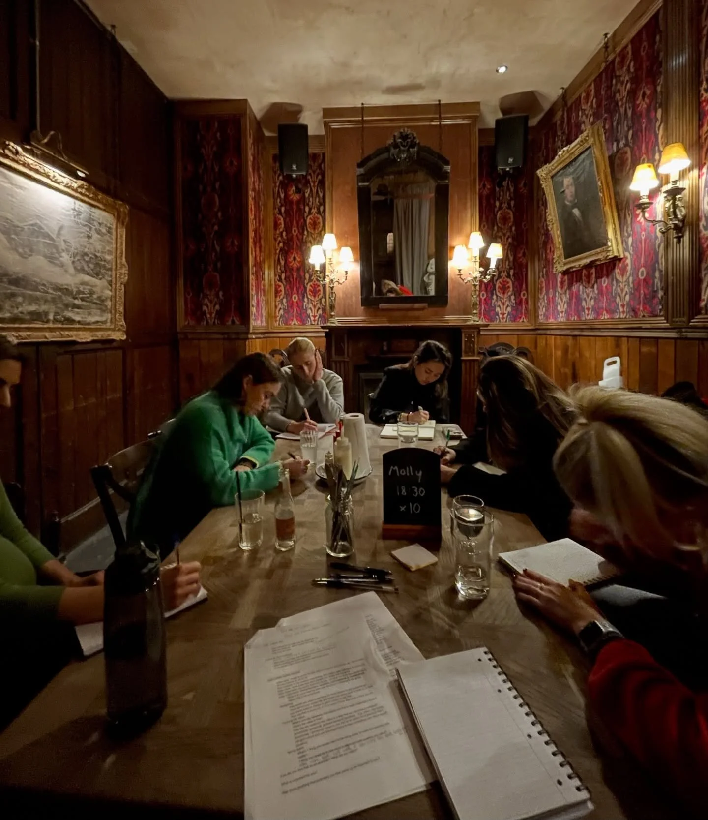 Another month, another group of amazing women getting together to progress and personally develop 🌷🌷🌷 

Last night we explored how someone can start to work at defining their values and principles. Amongst that exploration these were some tips tha