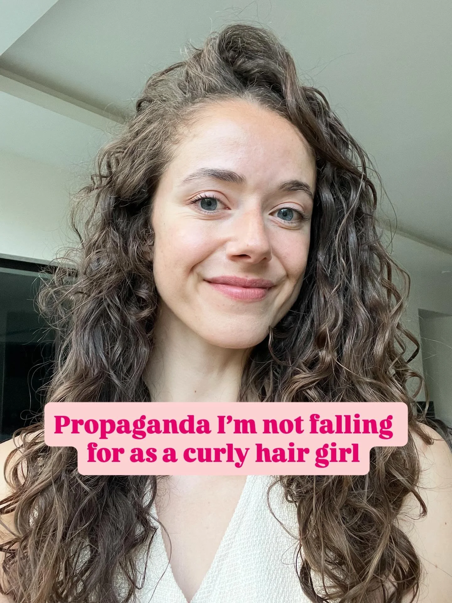 (Swipe to the end to see my natural hair) 👆I spent a good 15+ years straightening my hair&hellip; DAILY ~ scroll through to see the receipts 🧾 My parents tried to stop me damaging my hair from excessive straightening so I found other secretive ways