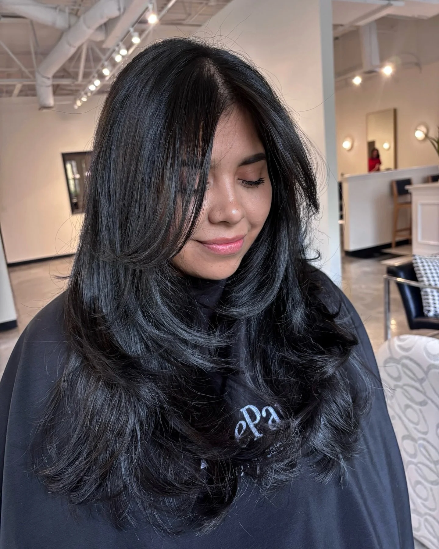 Fresh layers + a bouncy blowout = the kind of combo that speaks for itself🤍

By @stacietoocool