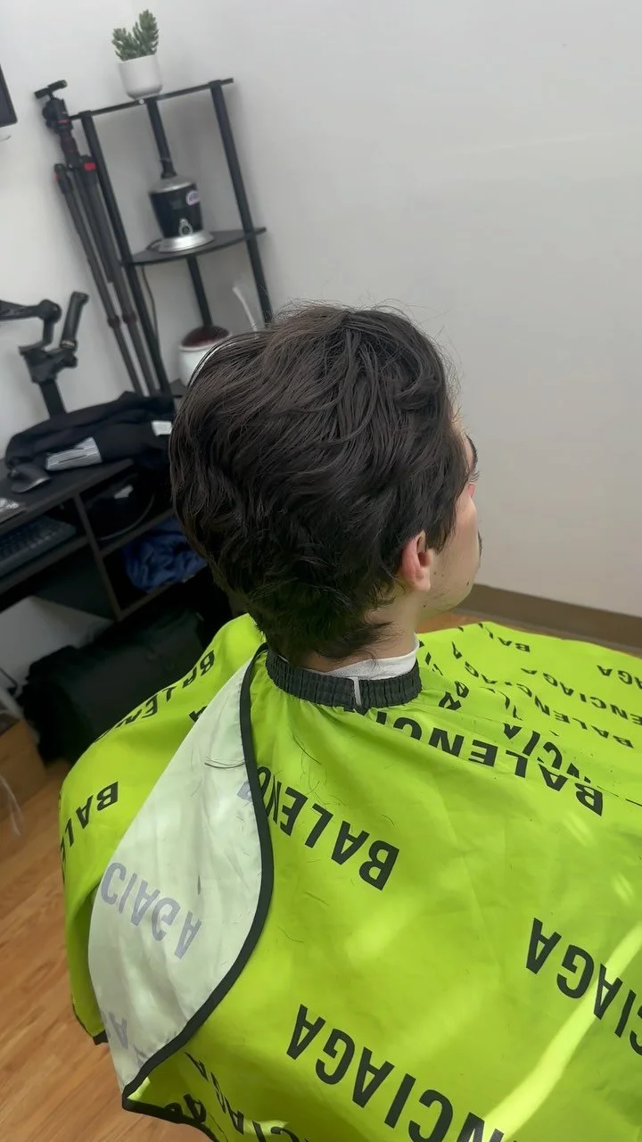 Check out this haircut transformation 🤯🔥 What y’all think? Did I save him? ⬇️
.
.
.
📍Private Studio
.
.
.
#haircuttransformation #oxnardbarber #oxnard #local #barbersnearme #barber #fyp