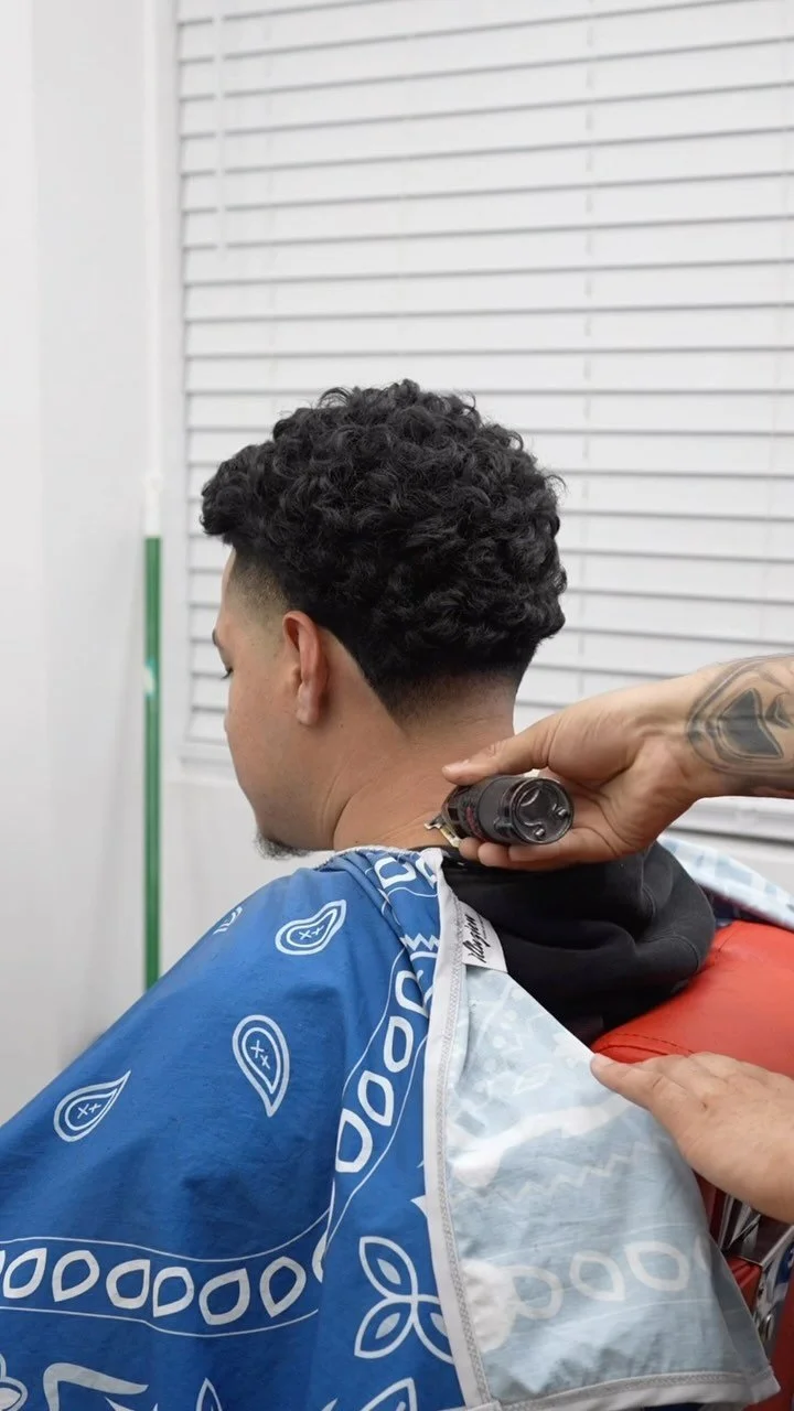 Before & After 🤯 Quick Step-by-Step Transformation on @hunnerx0
.
.
.
Need a transformation? Click the link on my bio 📲💈
.
.
.
#hairstyle #fade #barberlife #haircut #hair #oxnard #oxnardbarbers #venturabarbers #ventura #venturacounty #localba