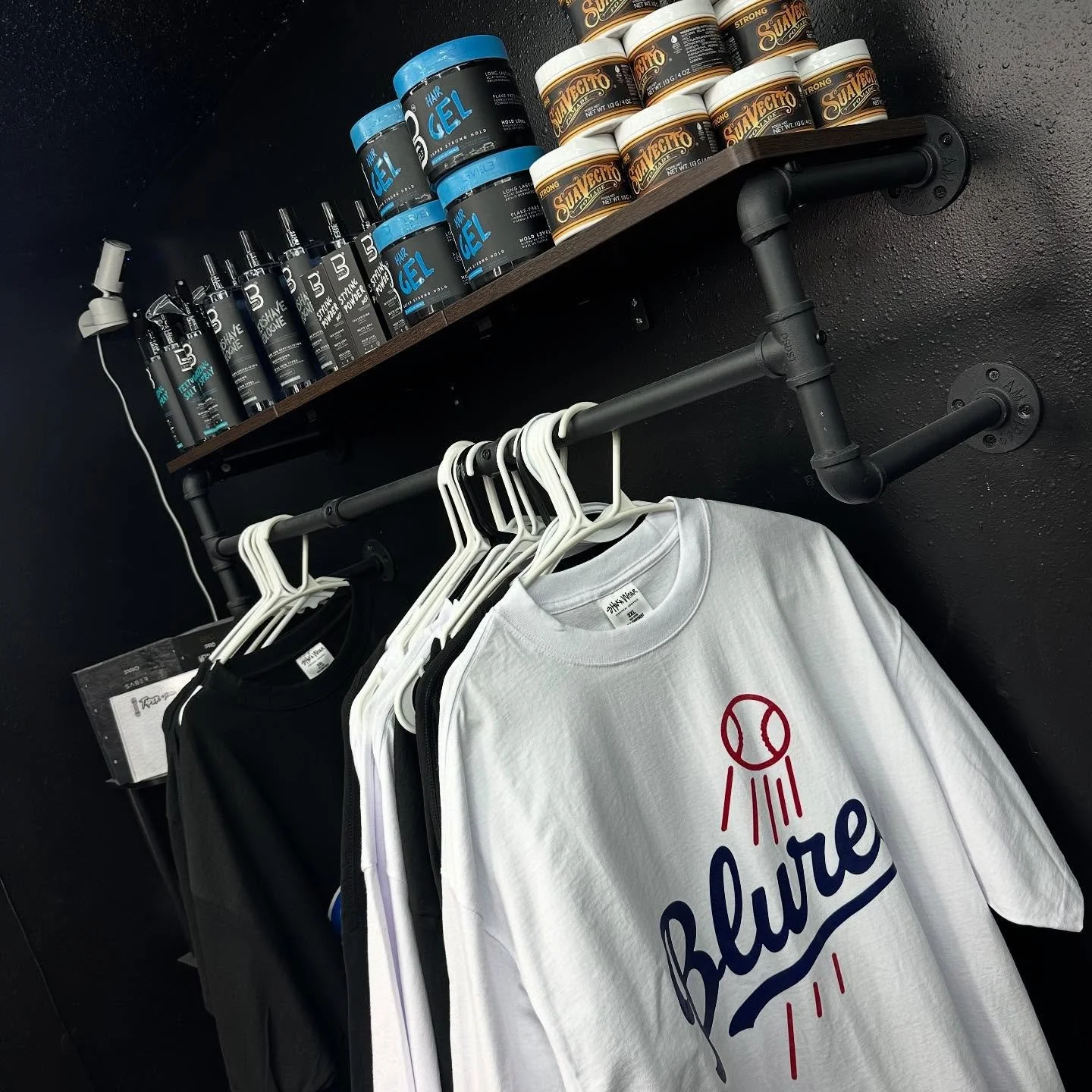๐ฅ Level up your look — grab the same products I use to keep your cut fresh & clean. ๐ Check out the styling products + exclusive merch available now at CTB Barber Studio ๐ช
.
.
.
#oxnardbarber #oxnardbarbers #barberlife #barber #bluree #