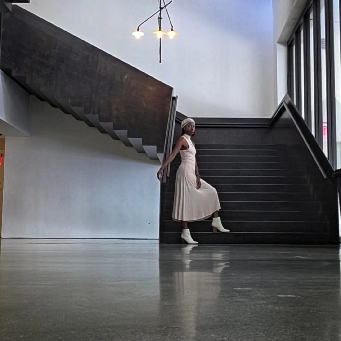 Never pass up the opportunity to acknowledge the good, the peaceful, the holy- the glimmers. 💫

#Vibespann #grateful #theglimmereffect #feelthespace #behindthescenes #bts #soundartist #soundhealing #liveevents