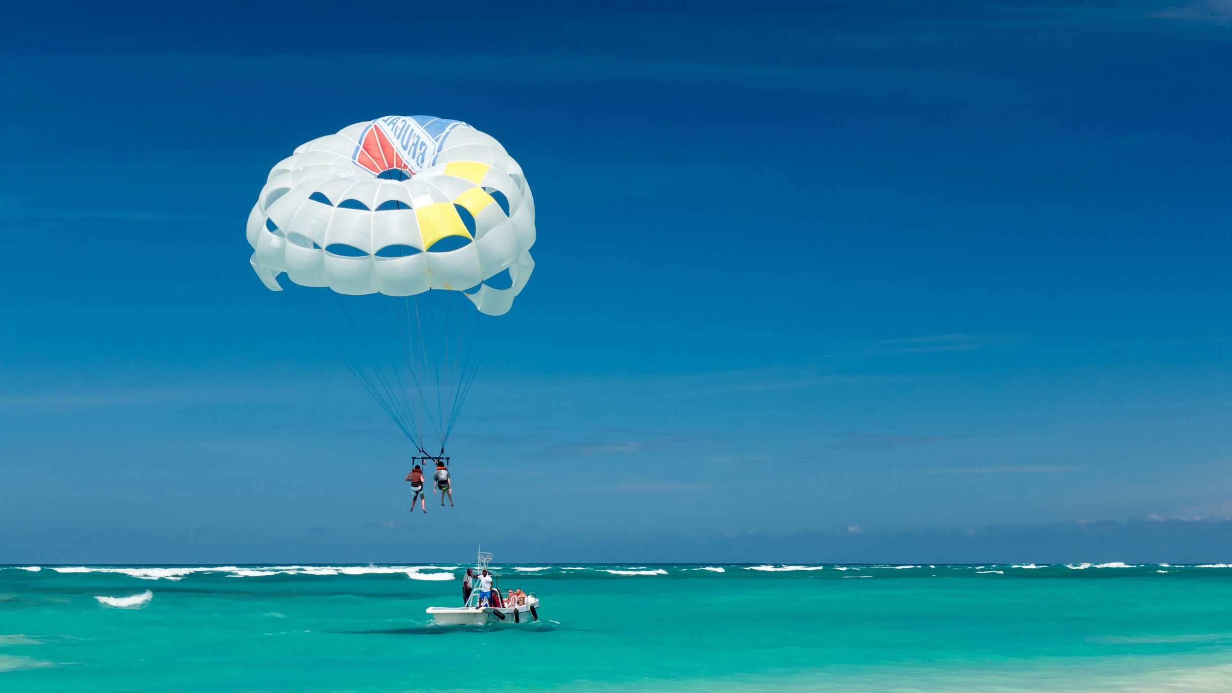 parasailing in Belize Caye Caulker