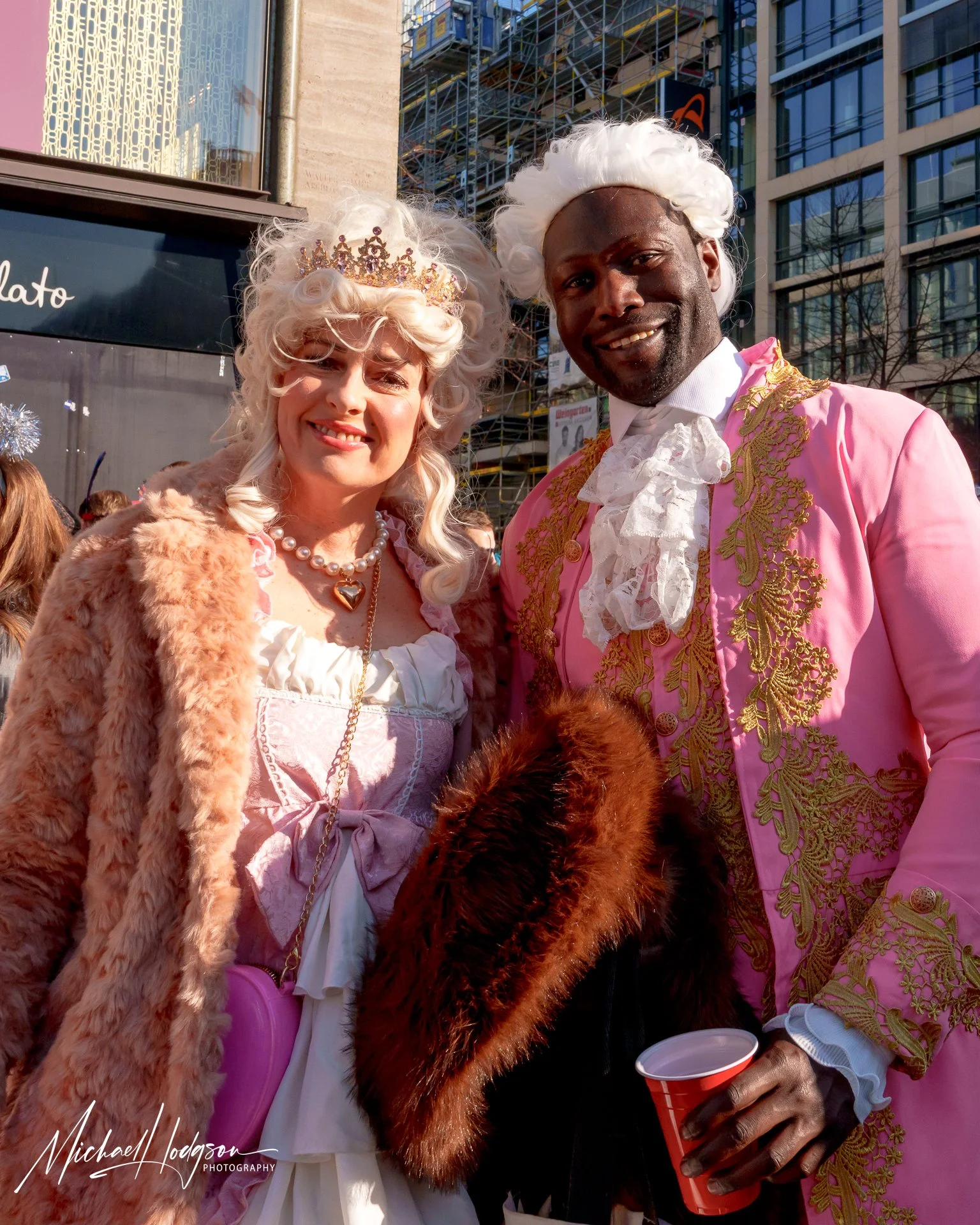Couple-Carnival-Sunday-Dusseldorf-08530.jpg