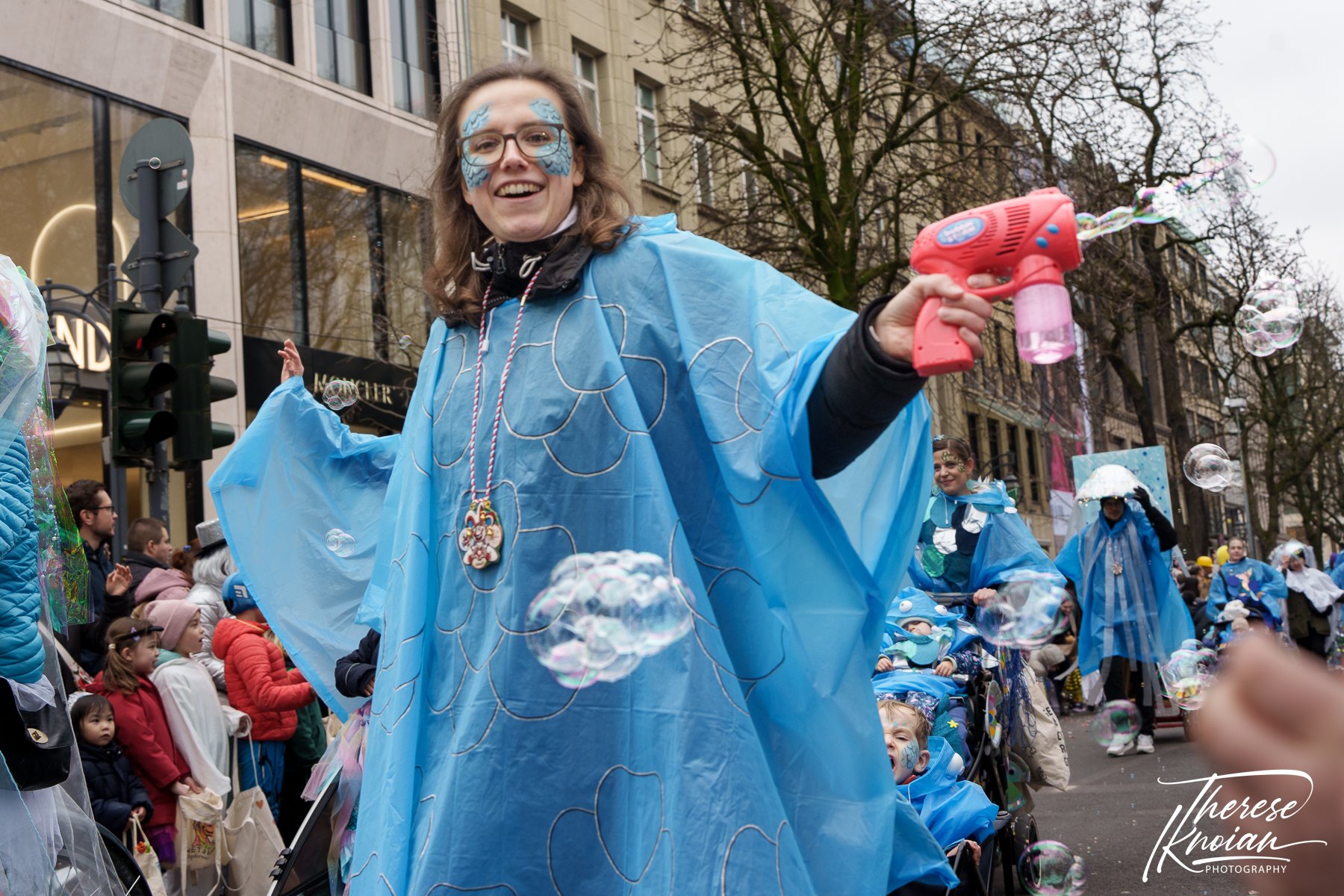 Duesseldorf Carnival Childrens Parade.jpg