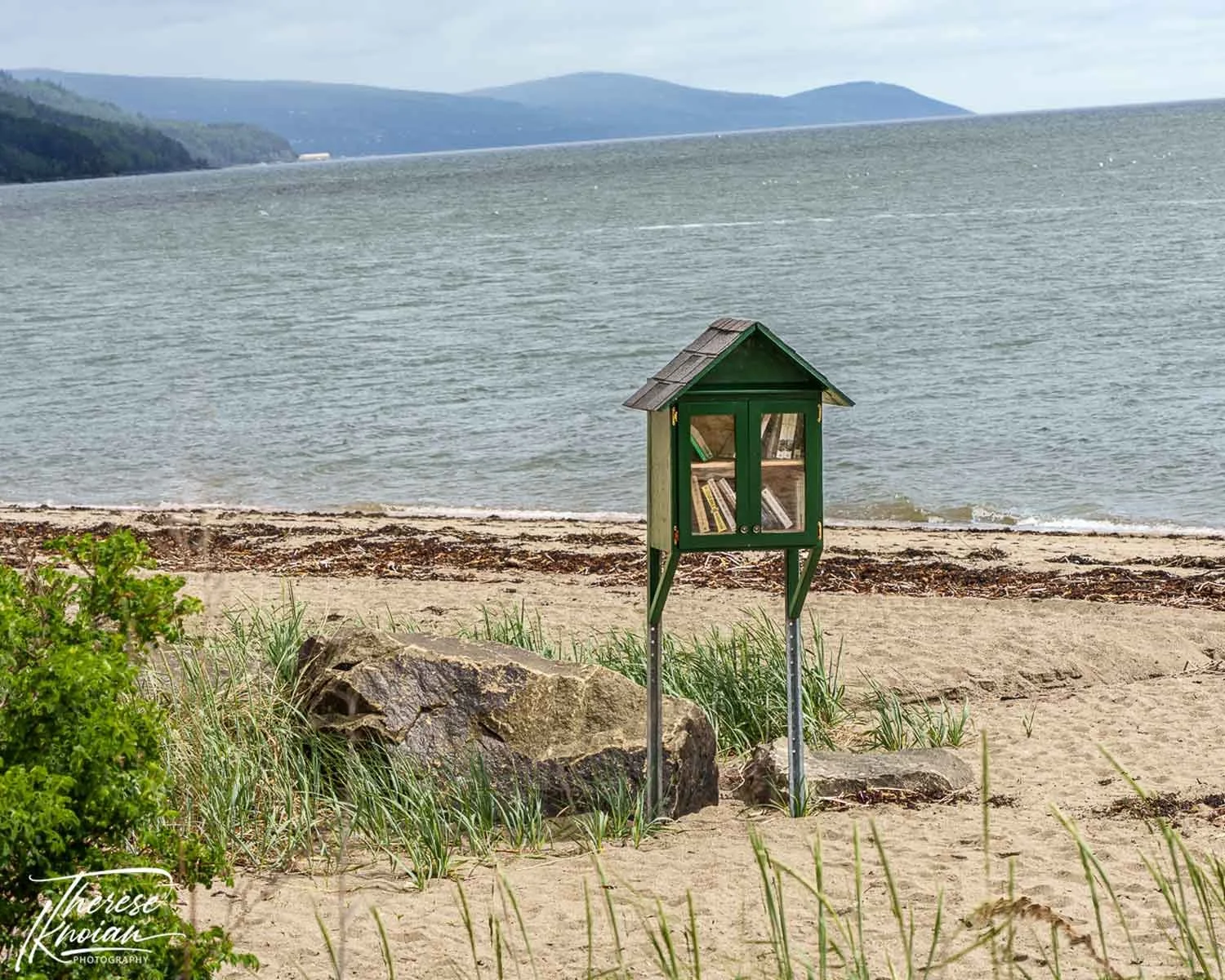 A tiny library at the Charlevoix beach in Quebec.