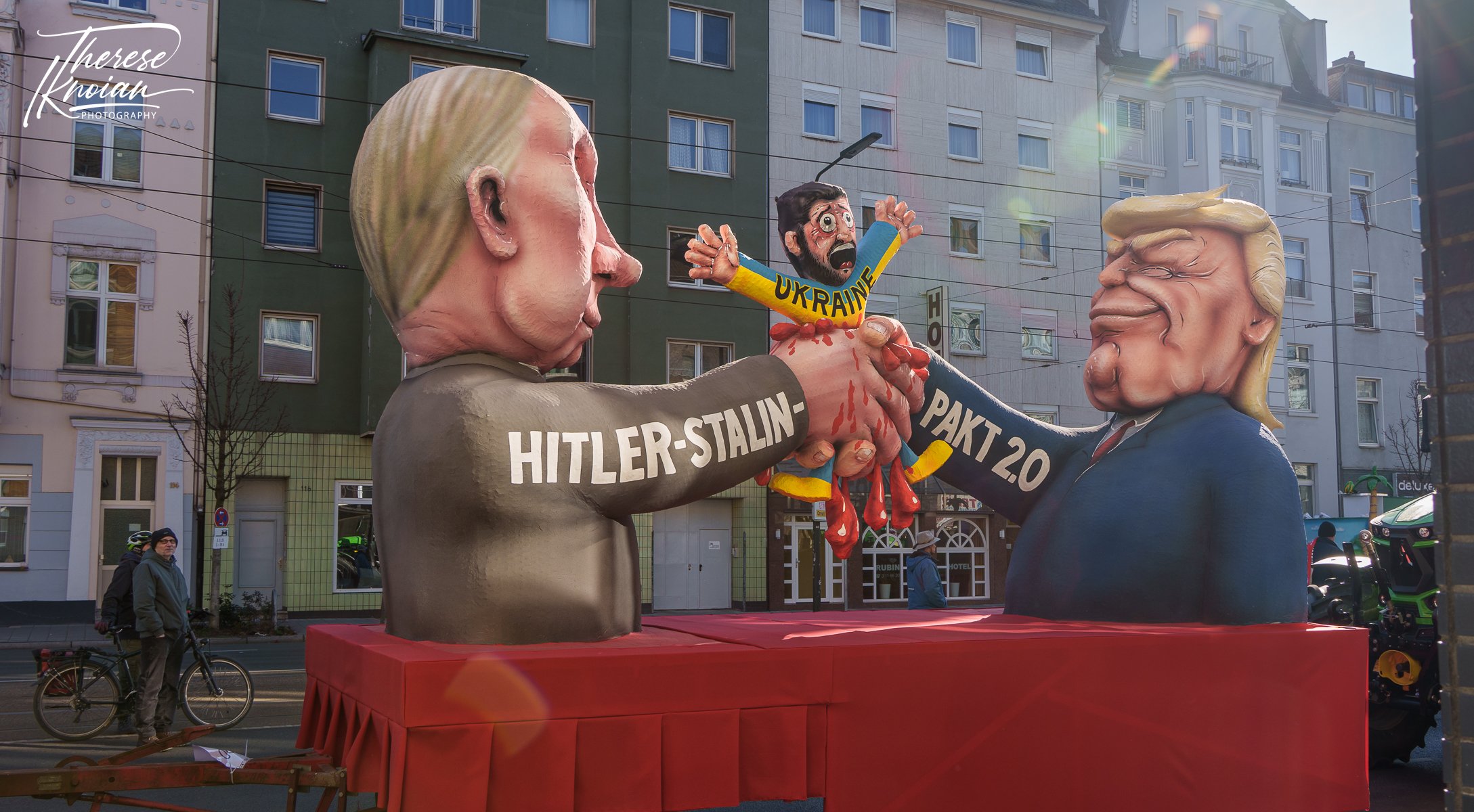 Duesseldorf Carnival Putin Trump Satire float.jpg