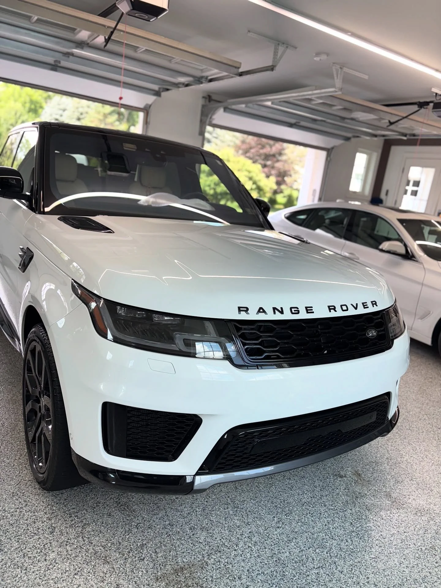 🚘 Range Rover Sport Full Interior &amp; Exterior Detail

📝 Christina&rsquo;s Range Rover Sport came through for a full interior and exterior detail, and it turned out super clean. We got the outside shining and dialed in the interior to match&mdash