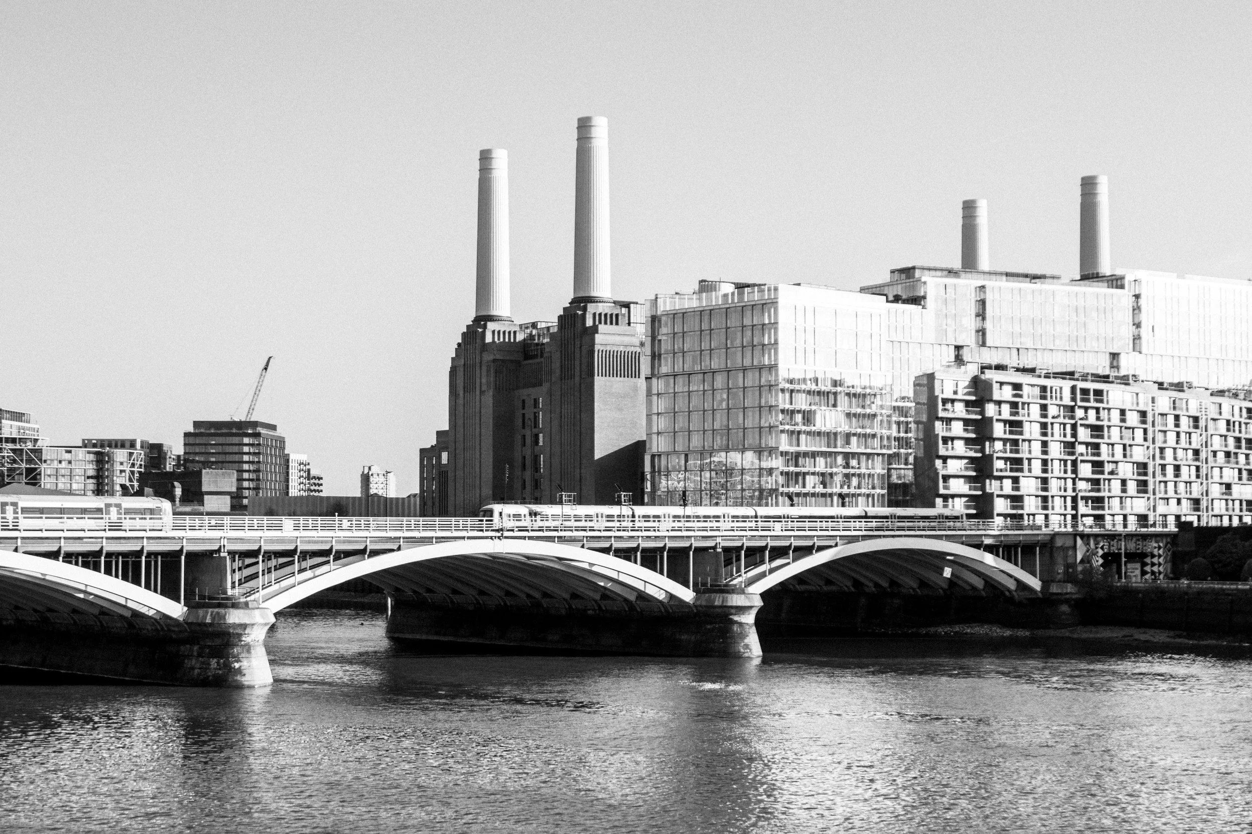 Chelsea Bridge, London - 25.Feb.2026