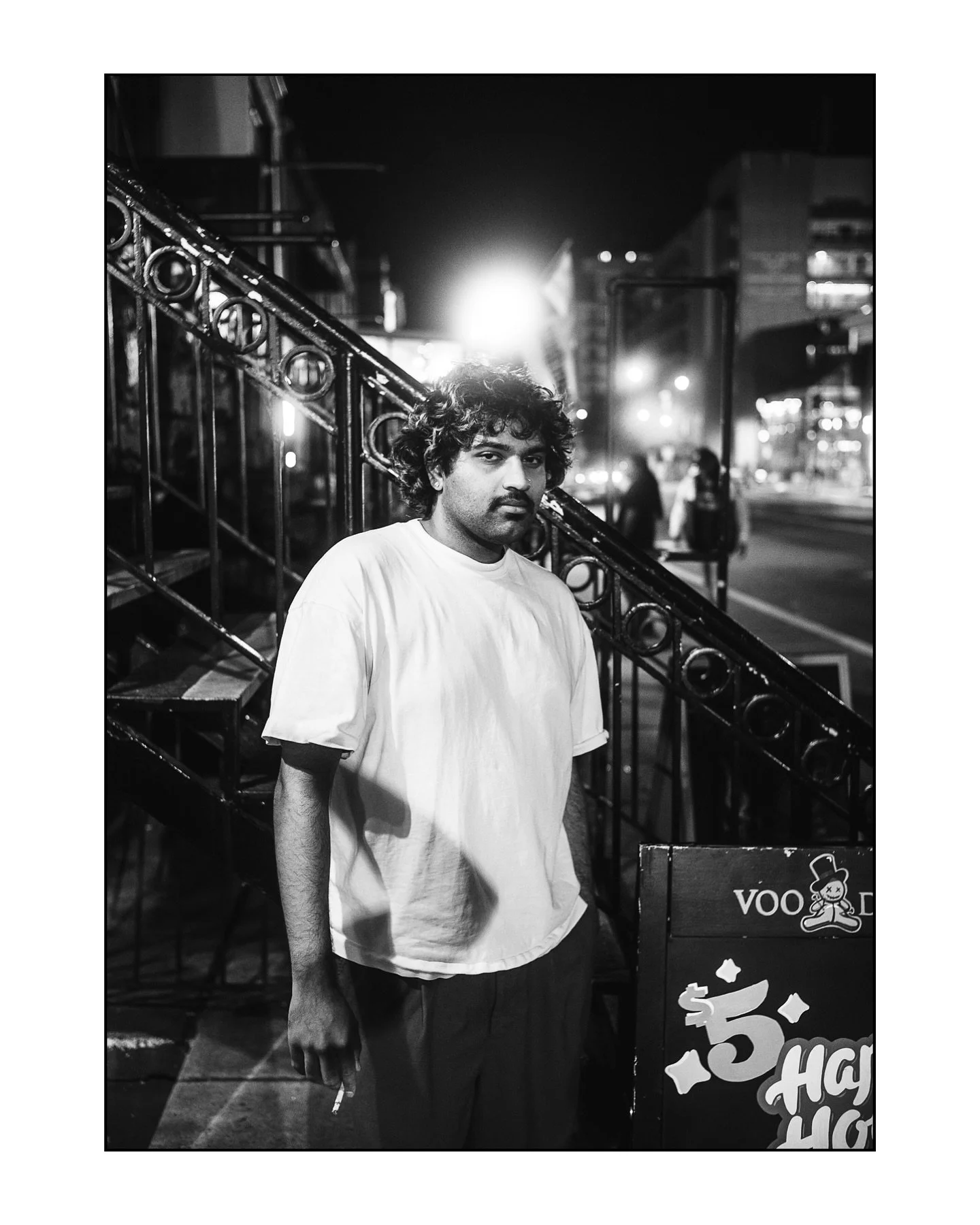 my time in dc is nearing its end but i haven&rsquo;t shot nearly as much as i&rsquo;d like to. so as soon as my schedule freed up yesterday, i rushed out to shoot. upon arriving downtown however, i realized i left my flash back at the house.. again. 