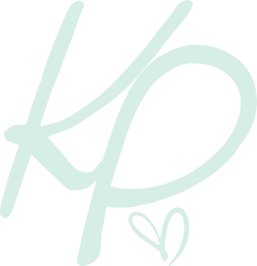 Stylized light blue signature with a small heart at the bottom right.
